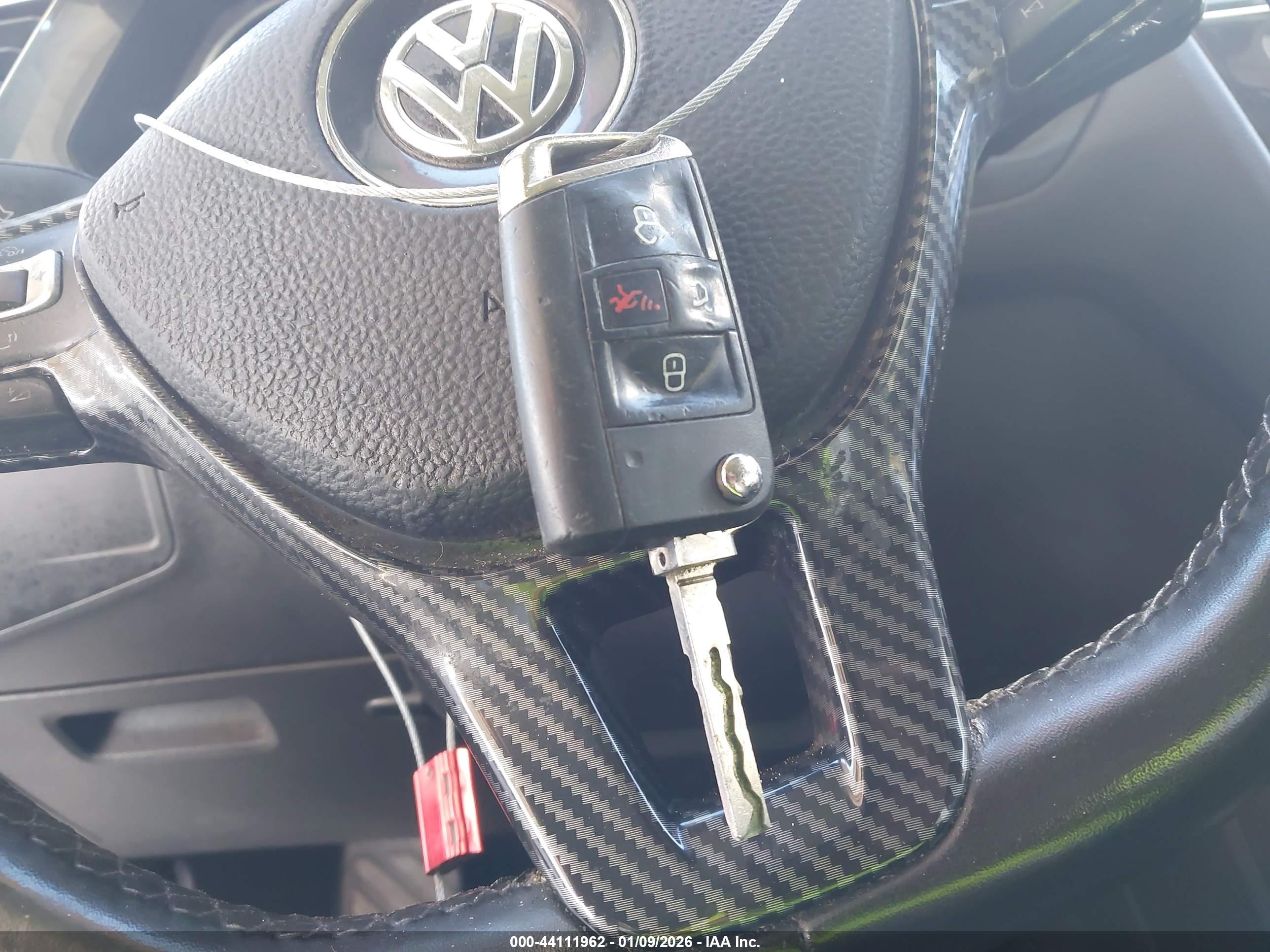 VOLKSWAGEN TIGUAN image 11