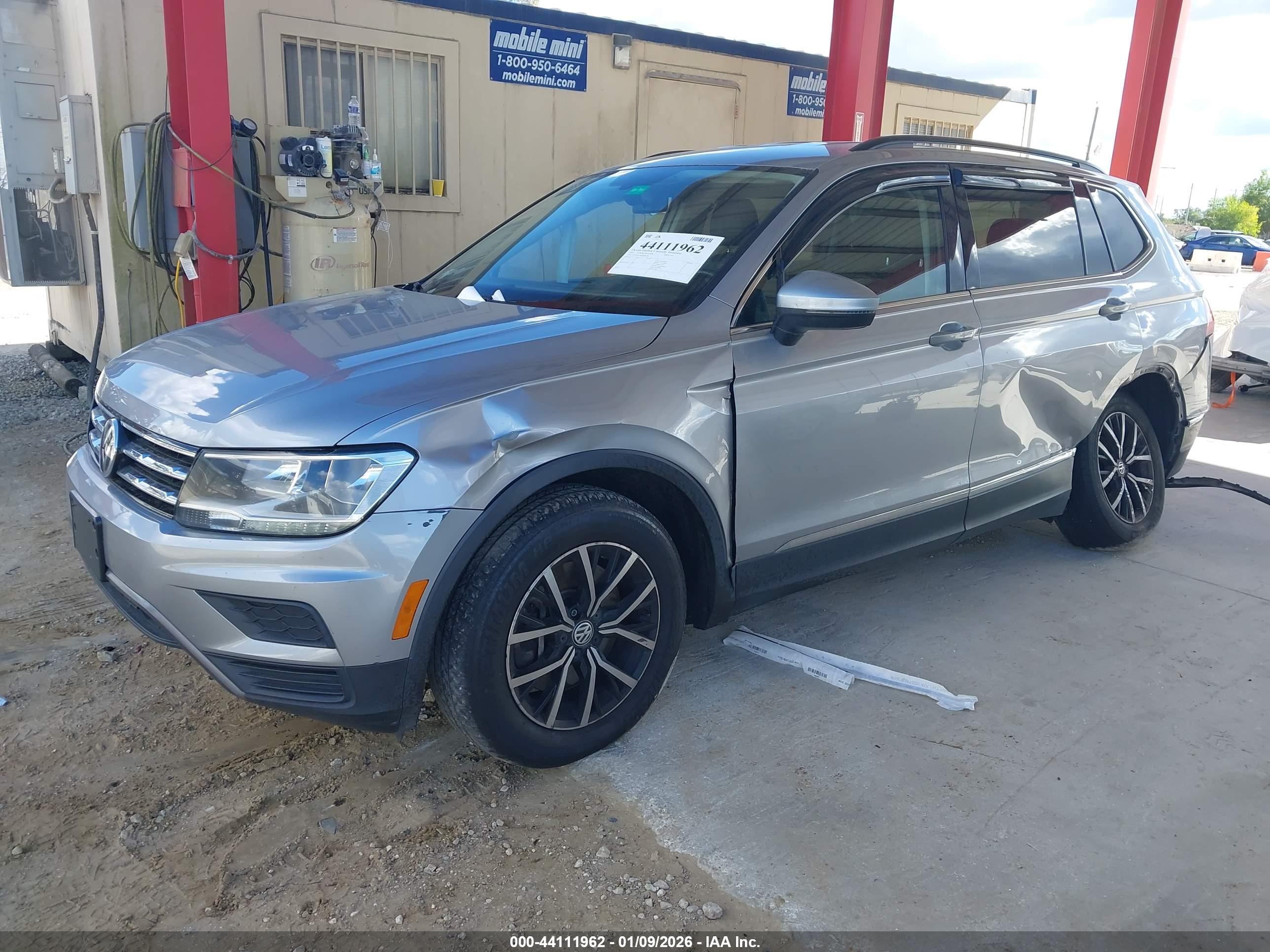 VOLKSWAGEN TIGUAN image 2