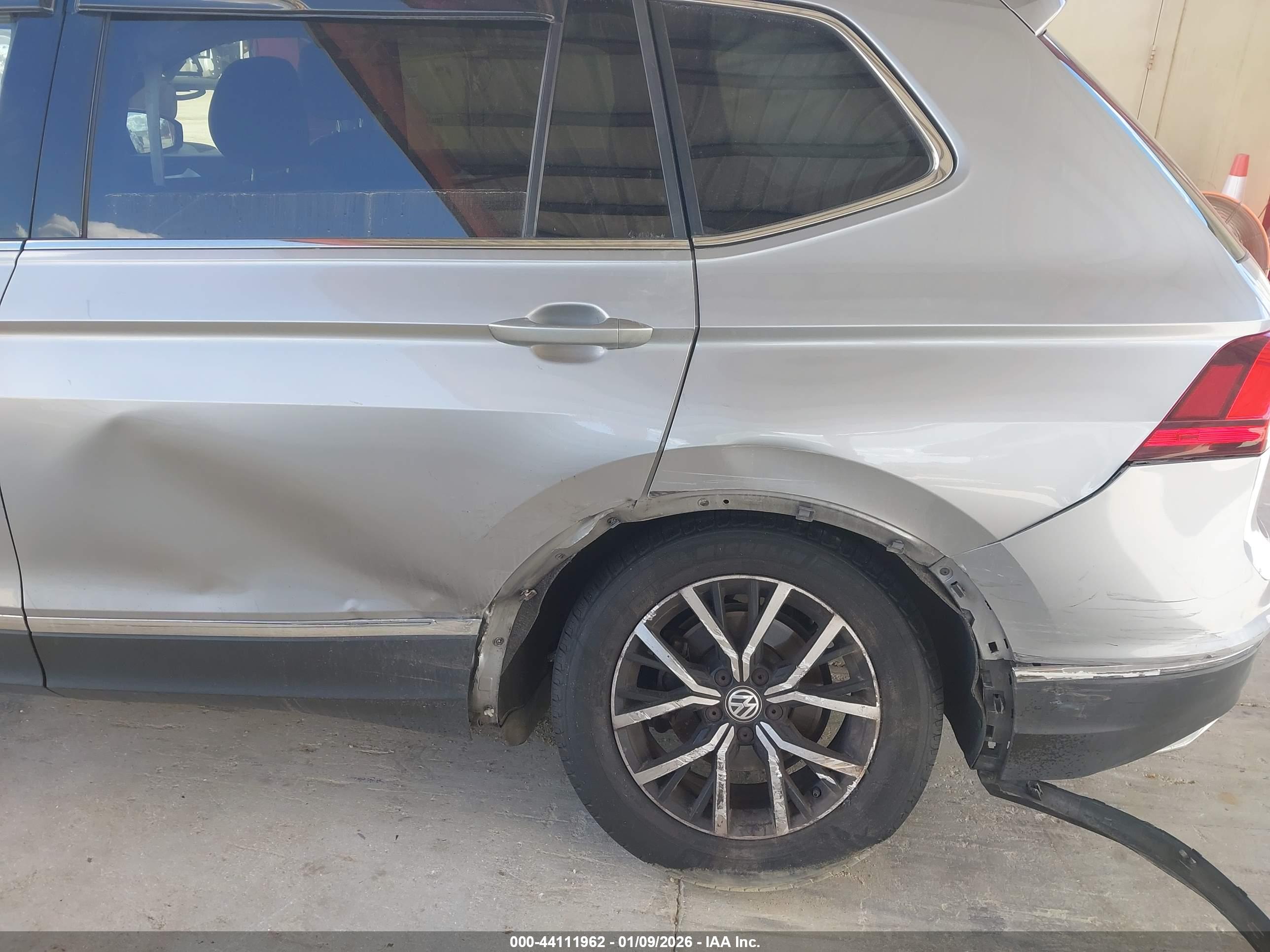 VOLKSWAGEN TIGUAN image 6