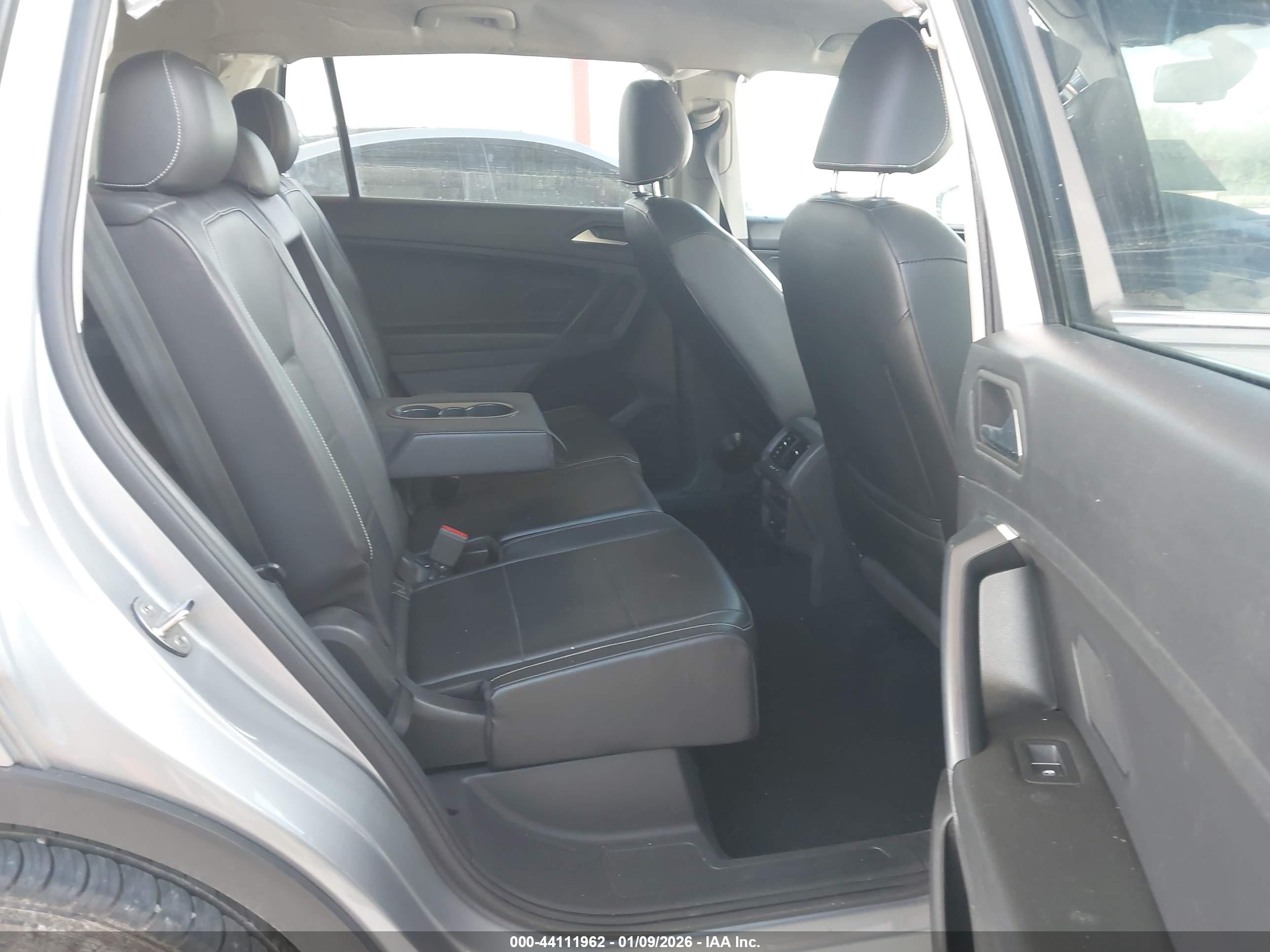 VOLKSWAGEN TIGUAN image 8