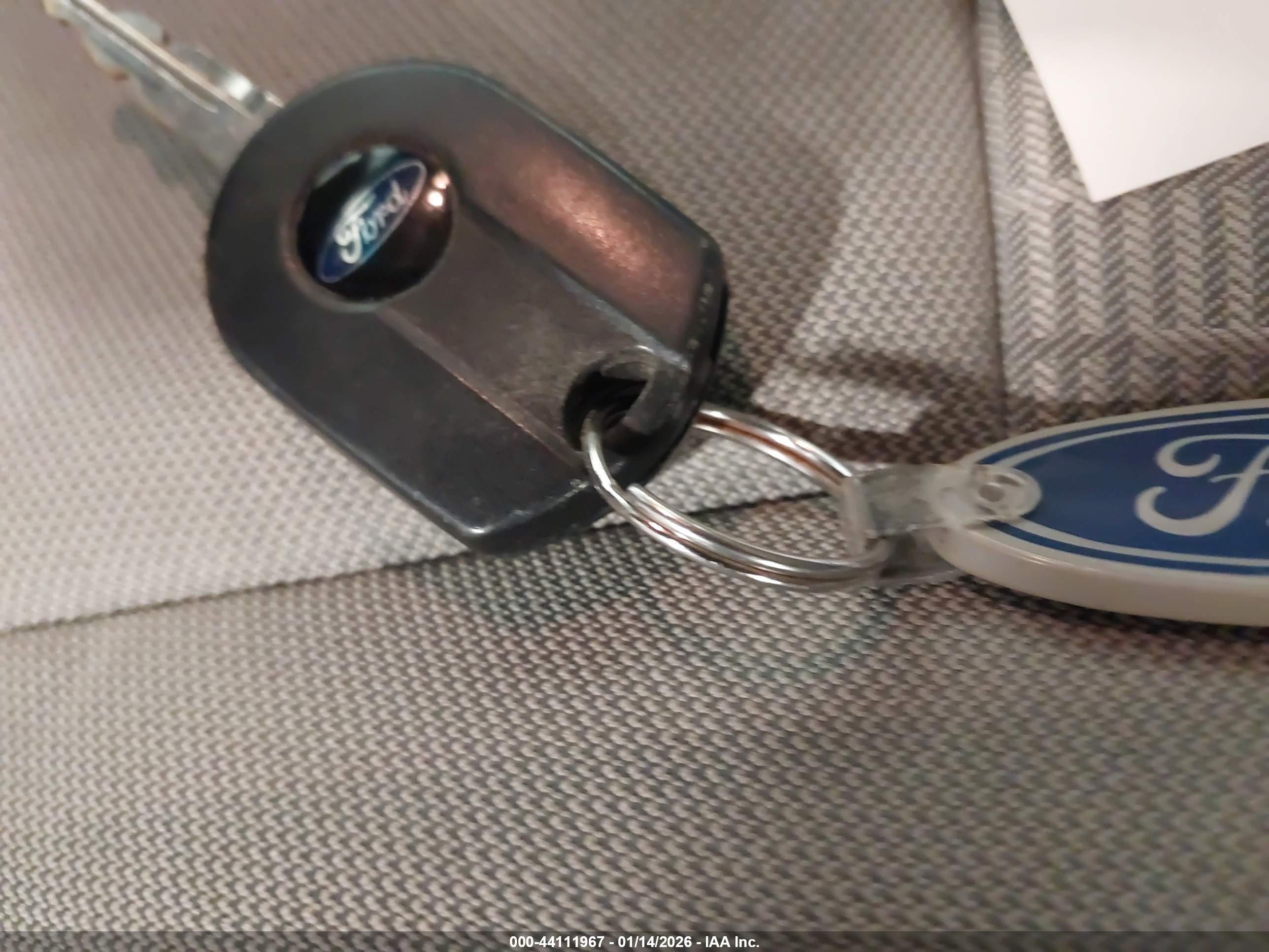 FORD FUSION image 11
