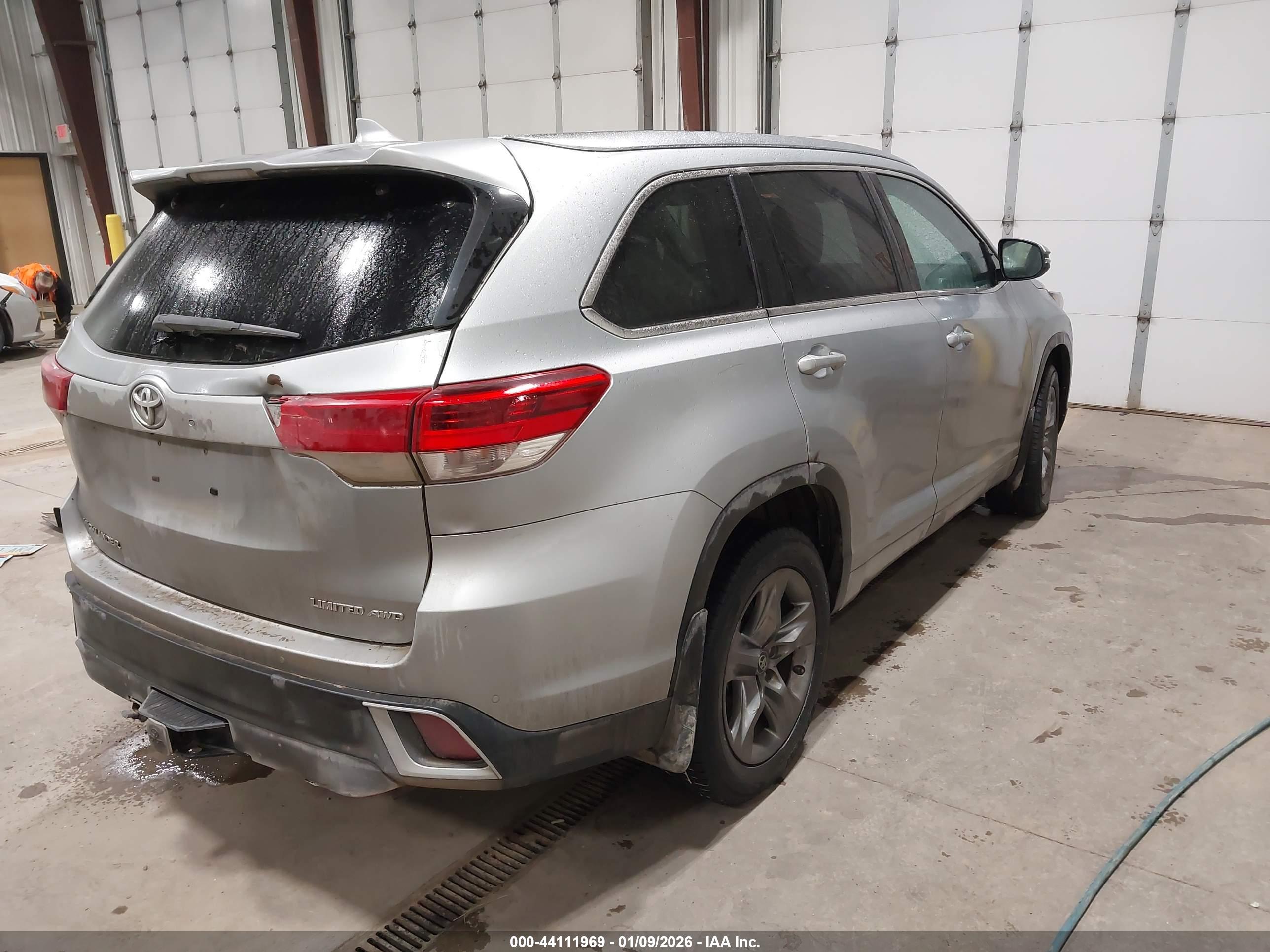 TOYOTA HIGHLANDER image 4