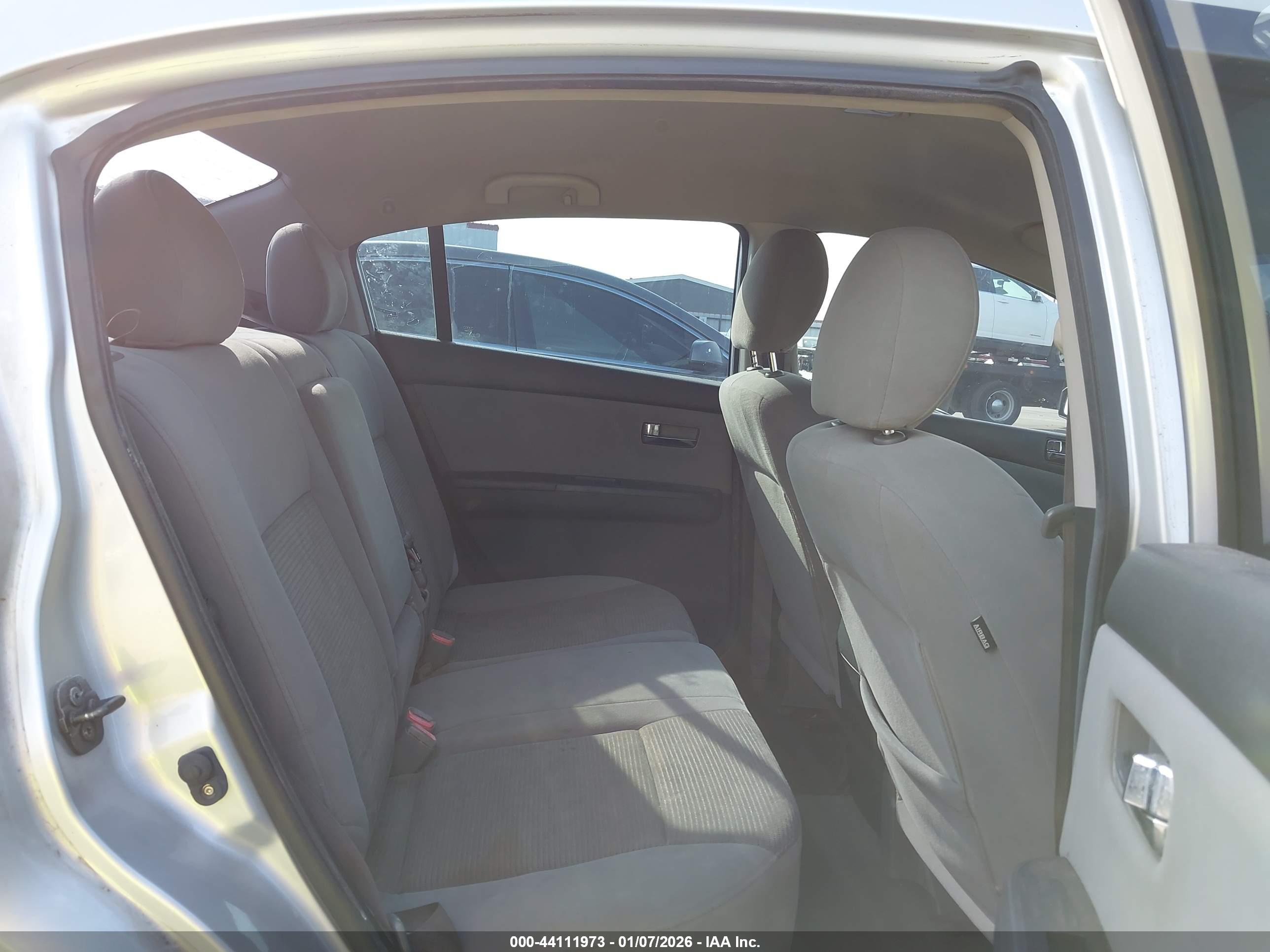 NISSAN SENTRA image 8