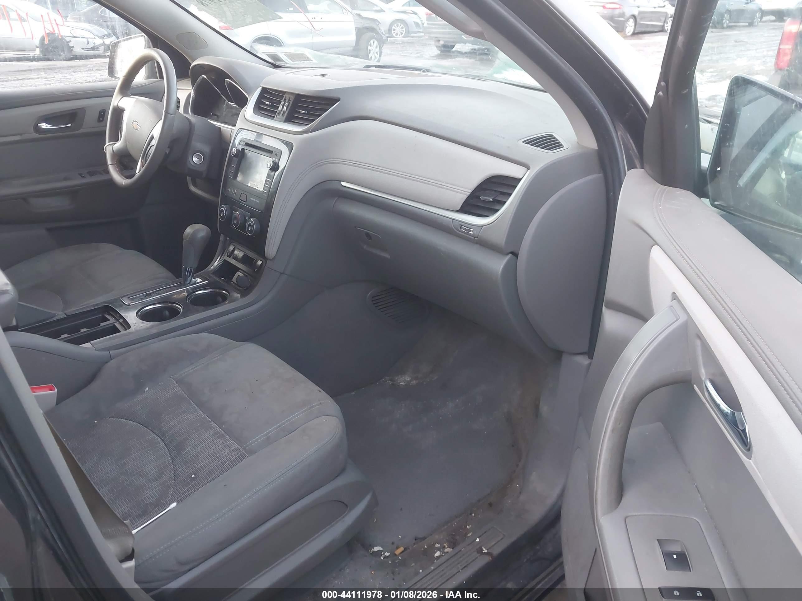 CHEVROLET TRAVERSE image 5