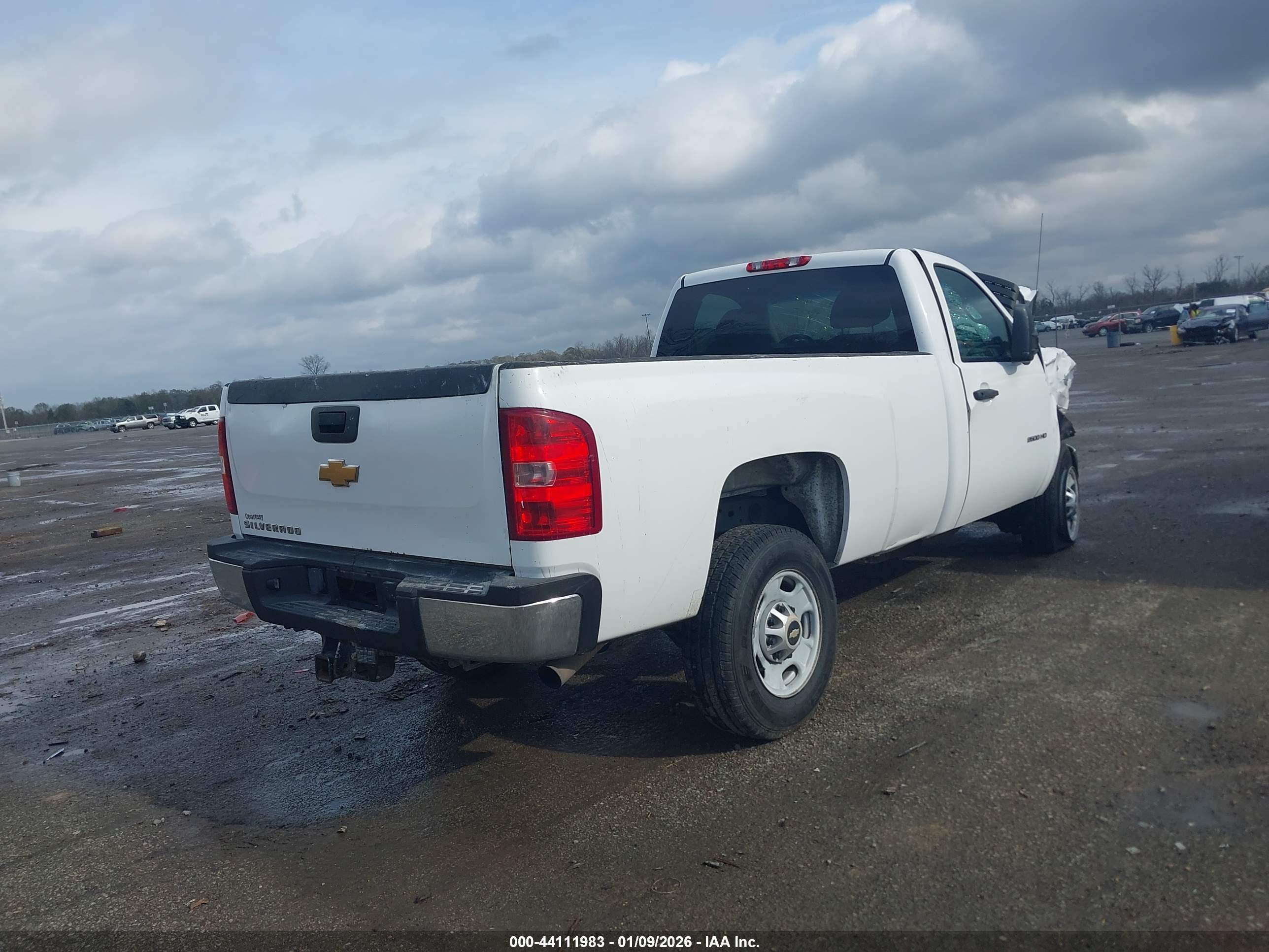 CHEVROLET SILVERADO image 4