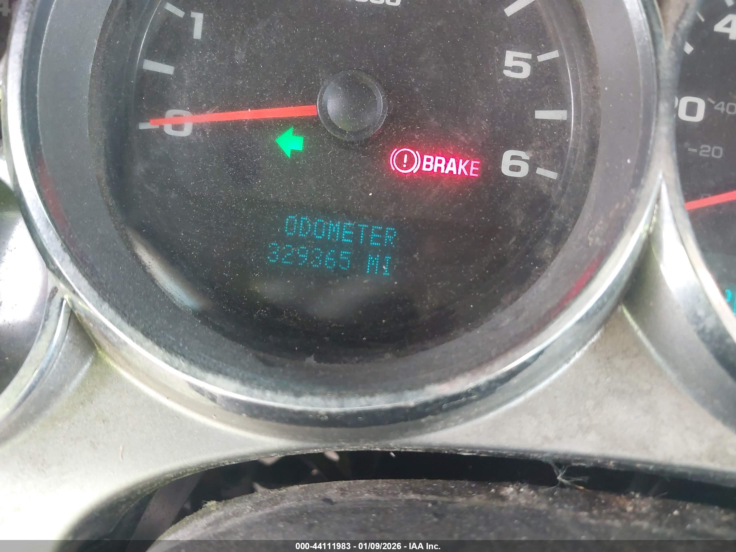 CHEVROLET SILVERADO image 7