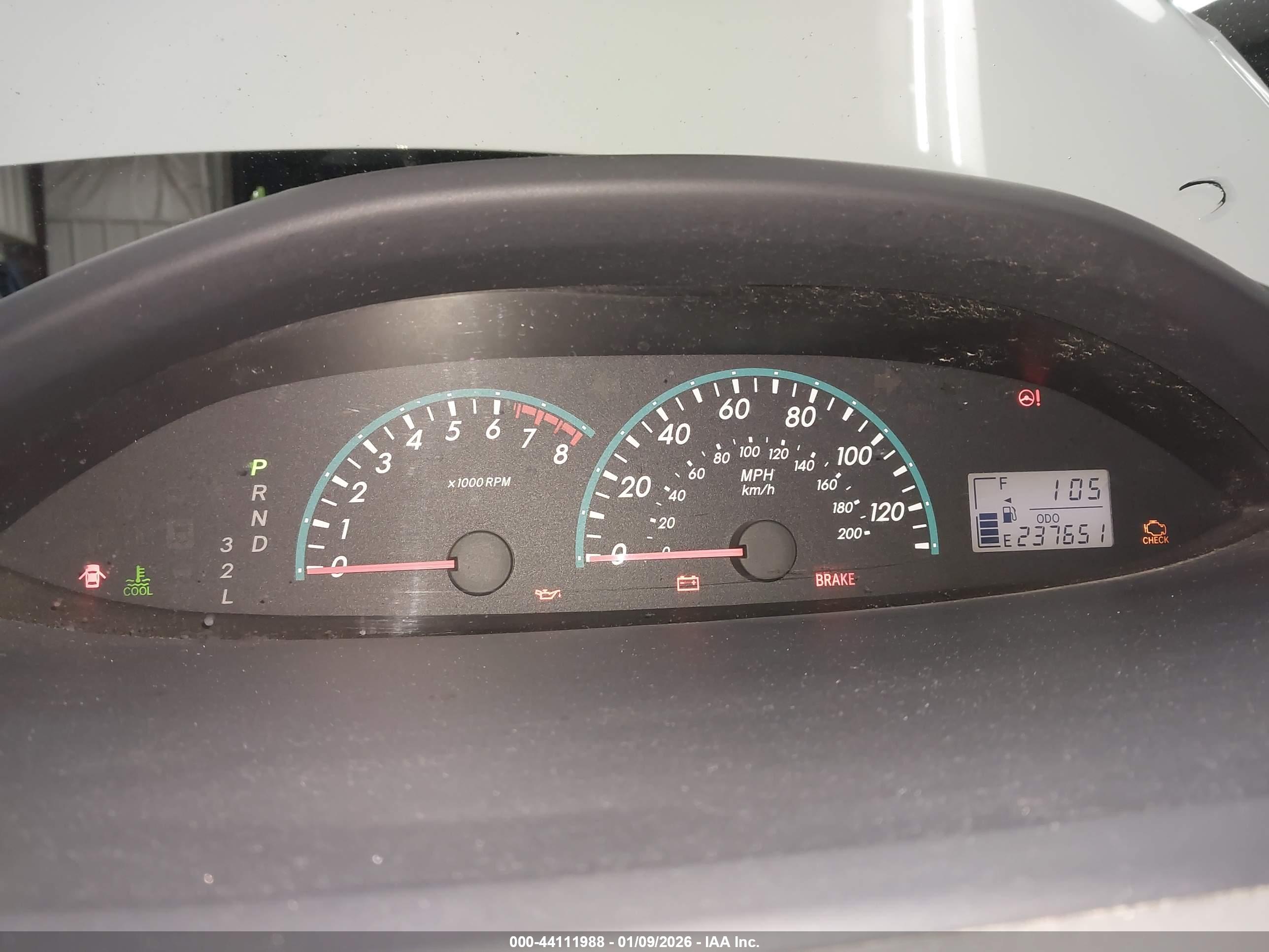 TOYOTA YARIS image 7