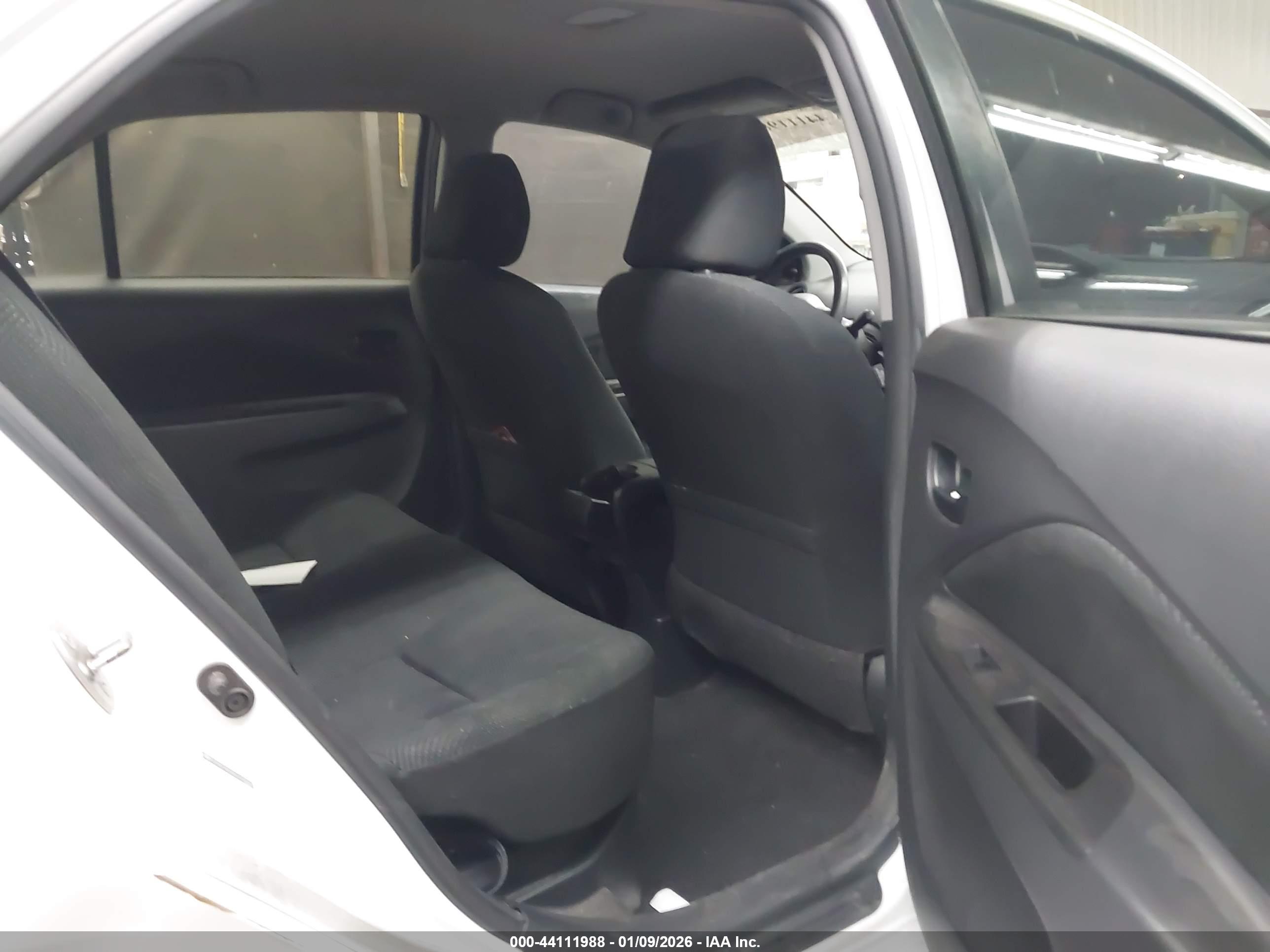 TOYOTA YARIS image 8