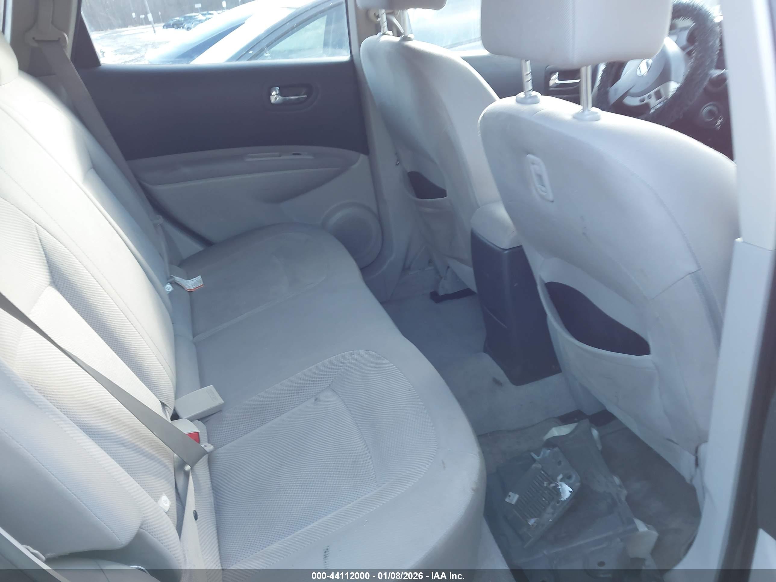 NISSAN ROGUE image 8