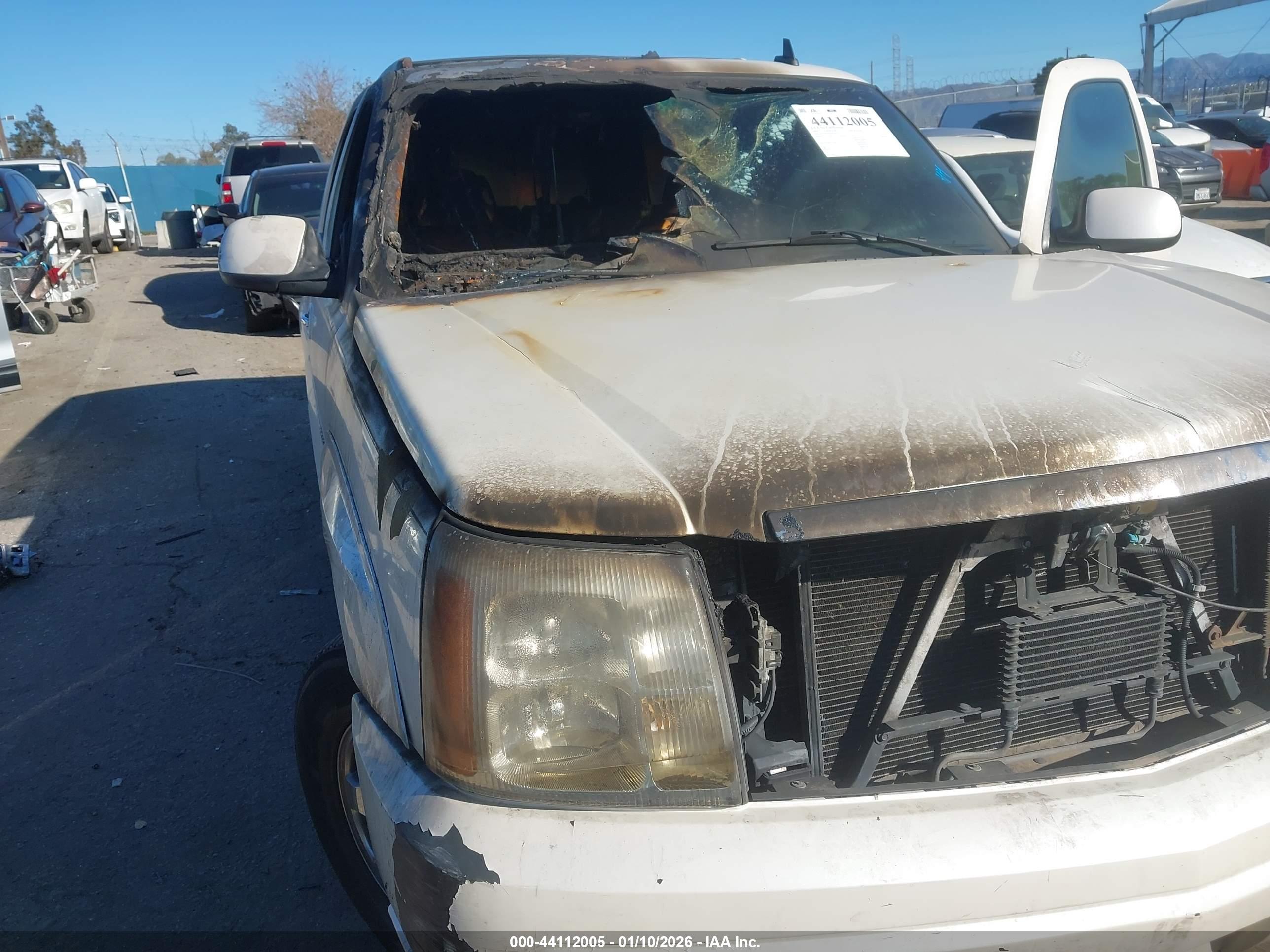 CADILLAC ESCALADE image 6
