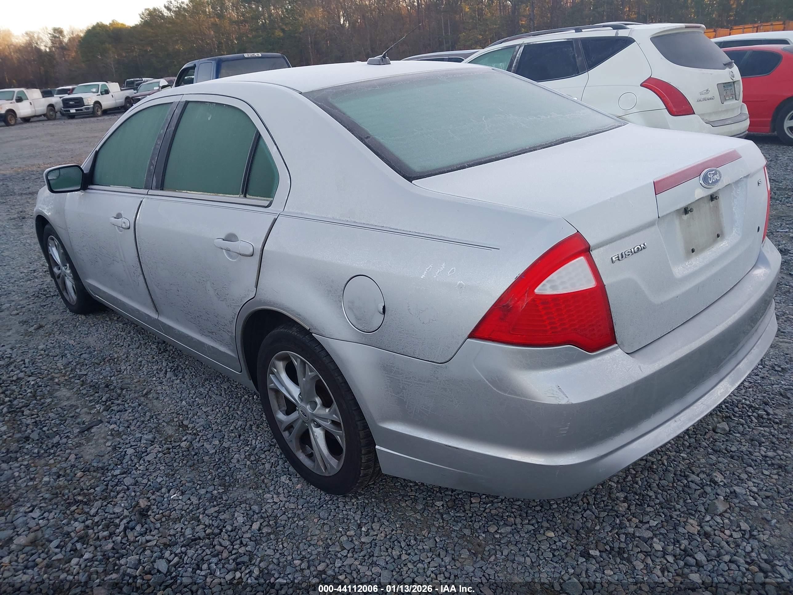 FORD FUSION image 3