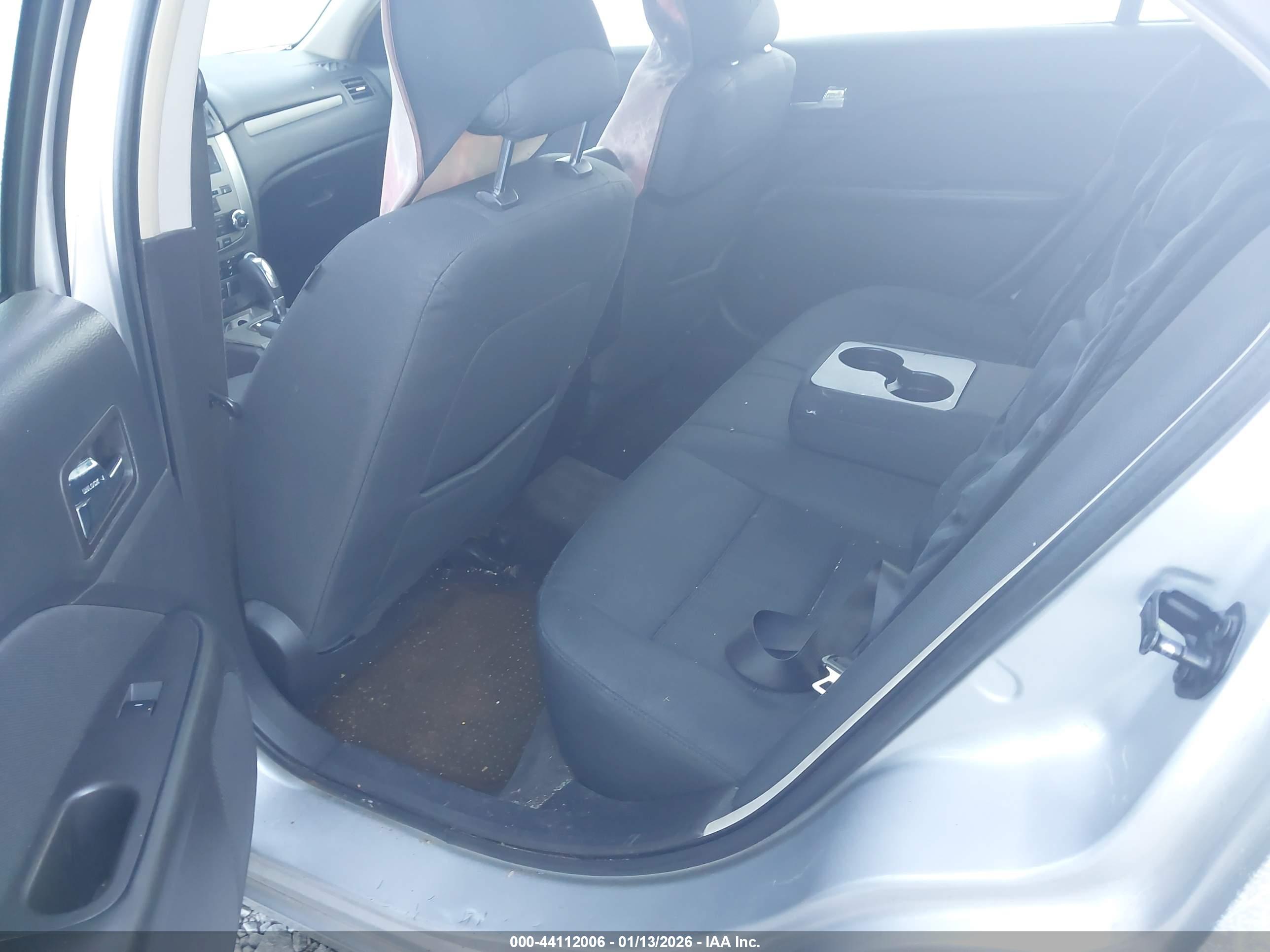 FORD FUSION image 8