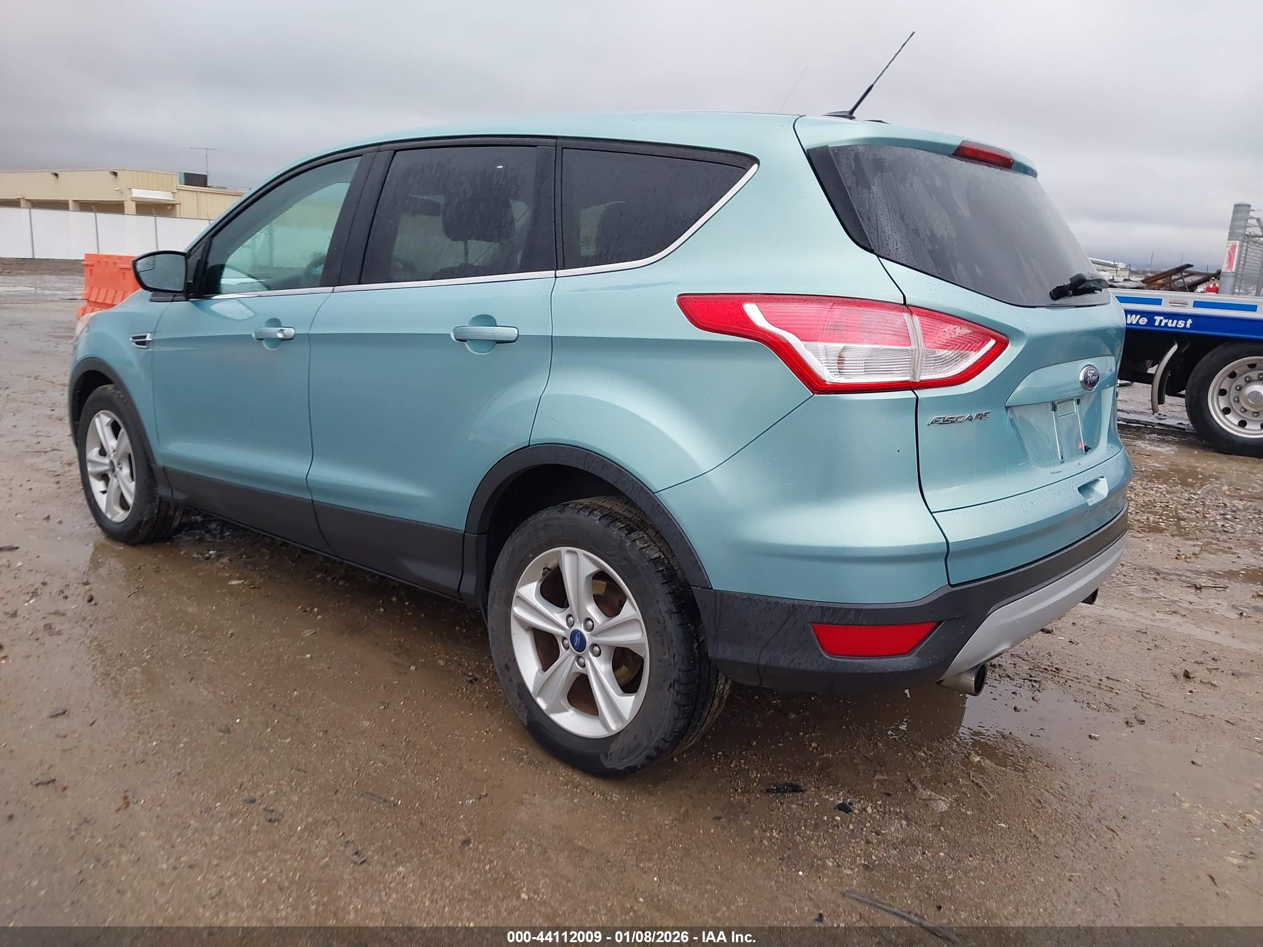 FORD ESCAPE image 3