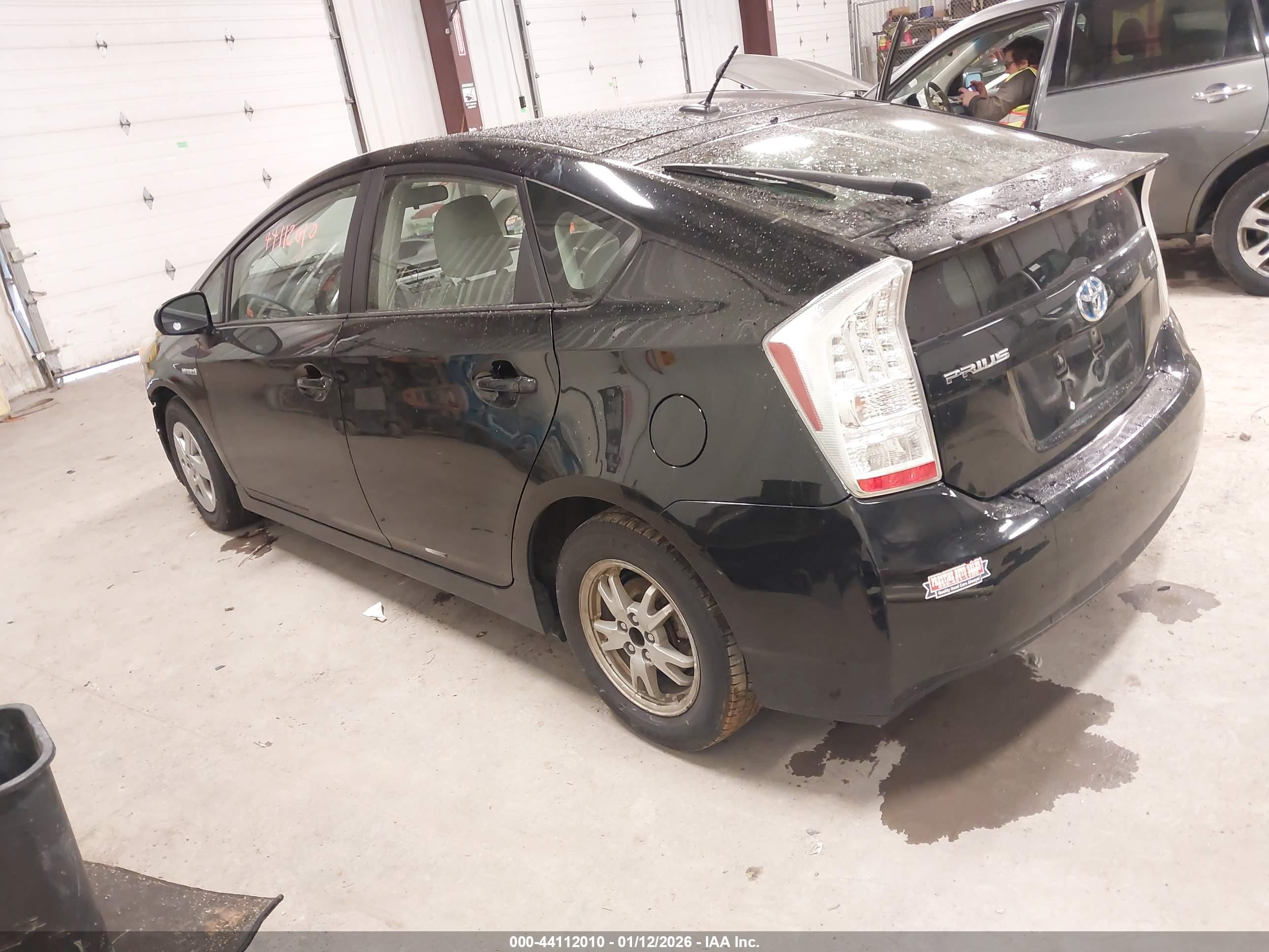 TOYOTA PRIUS image 3