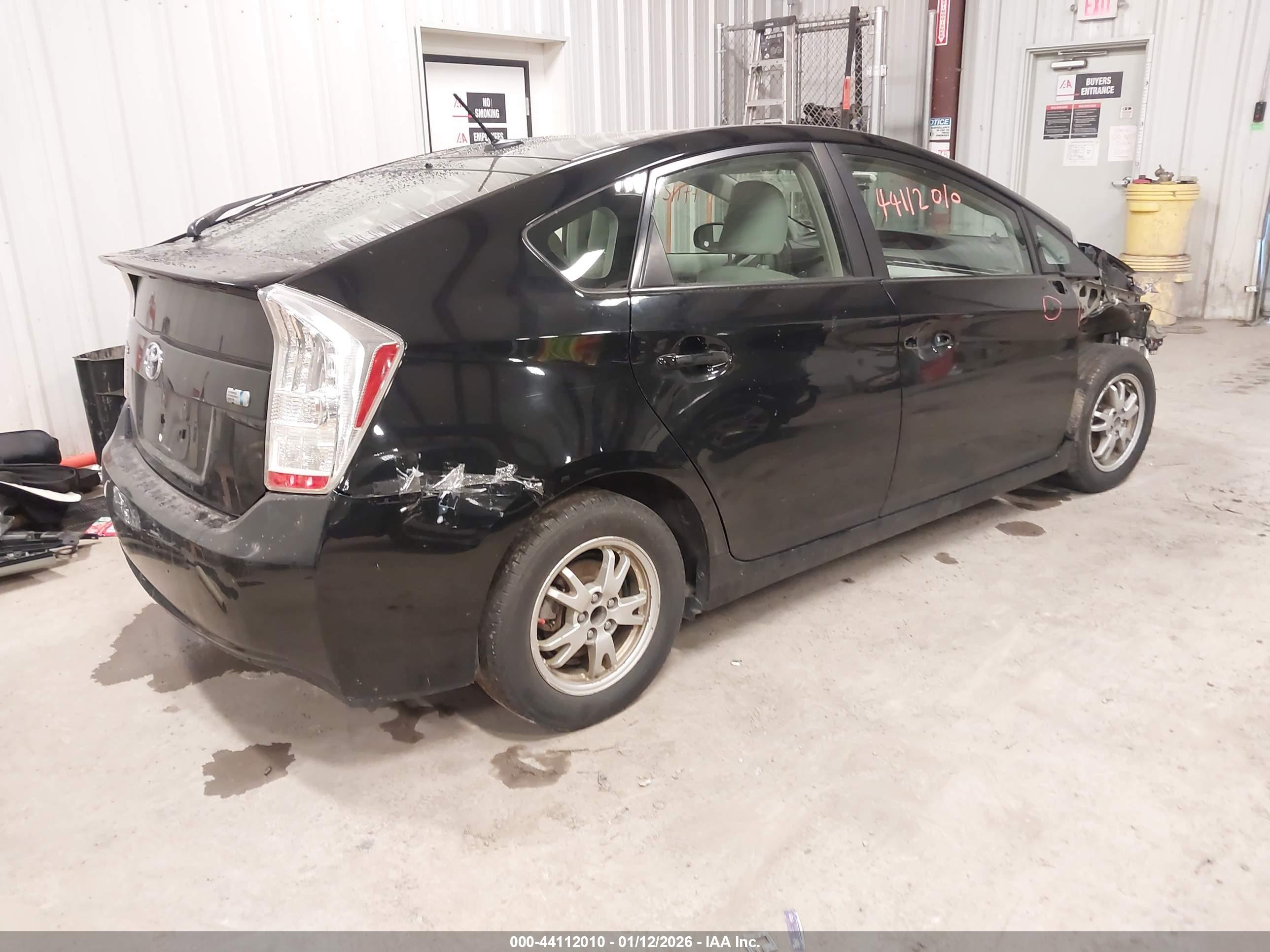 TOYOTA PRIUS image 4