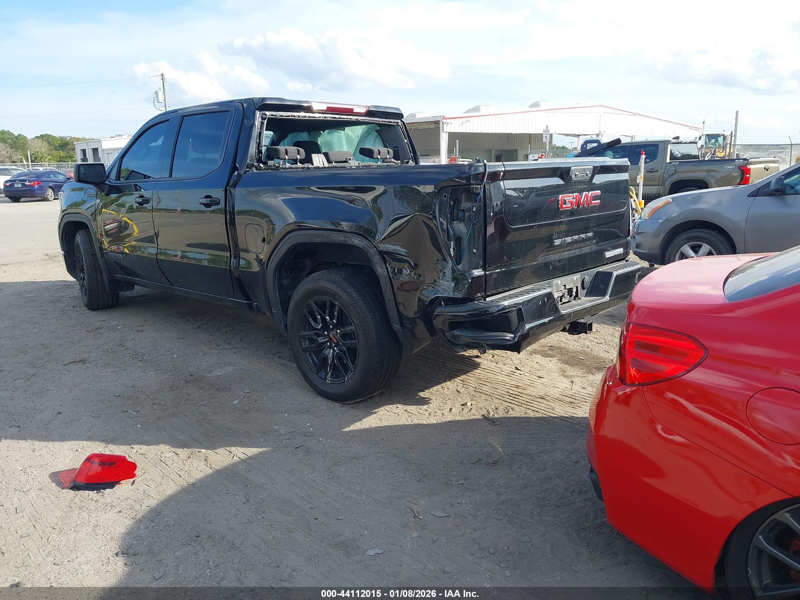 GMC SIERRA image 3