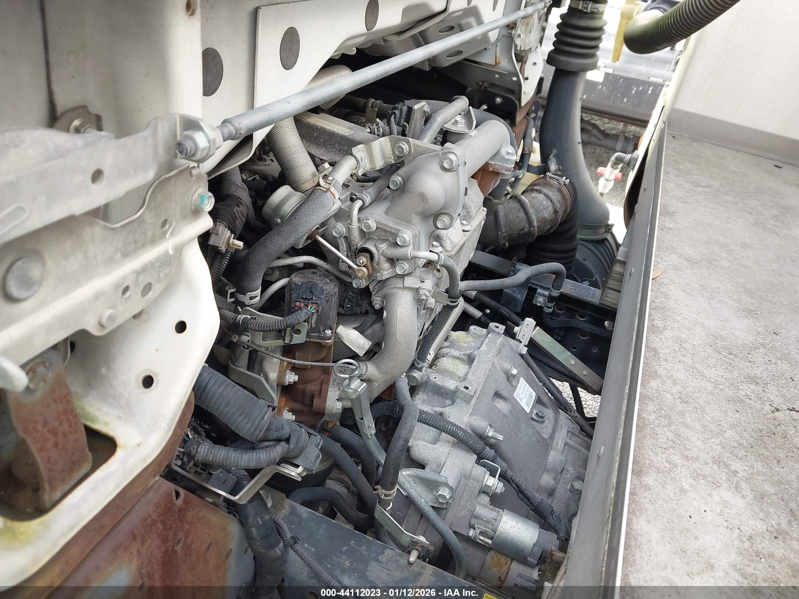 ISUZU NPR image 10