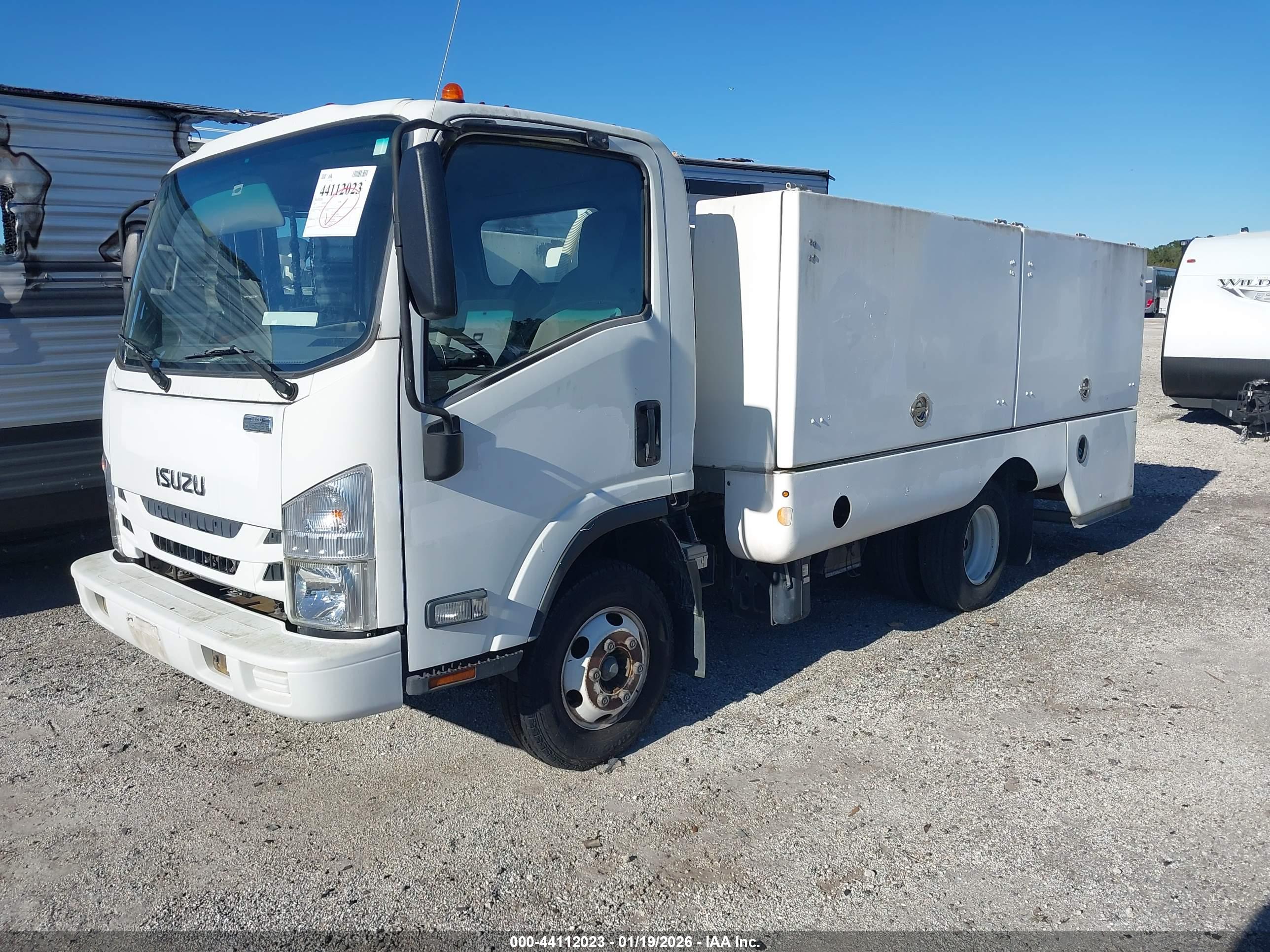 ISUZU NPR image 2
