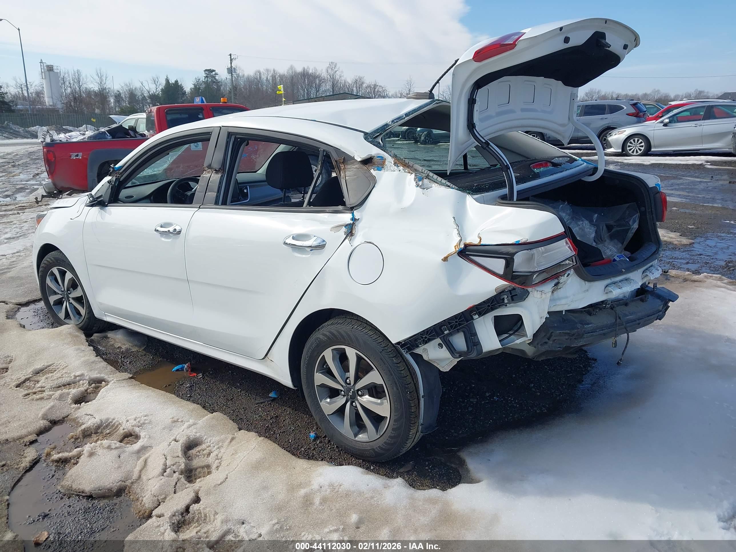 KIA RIO image 3