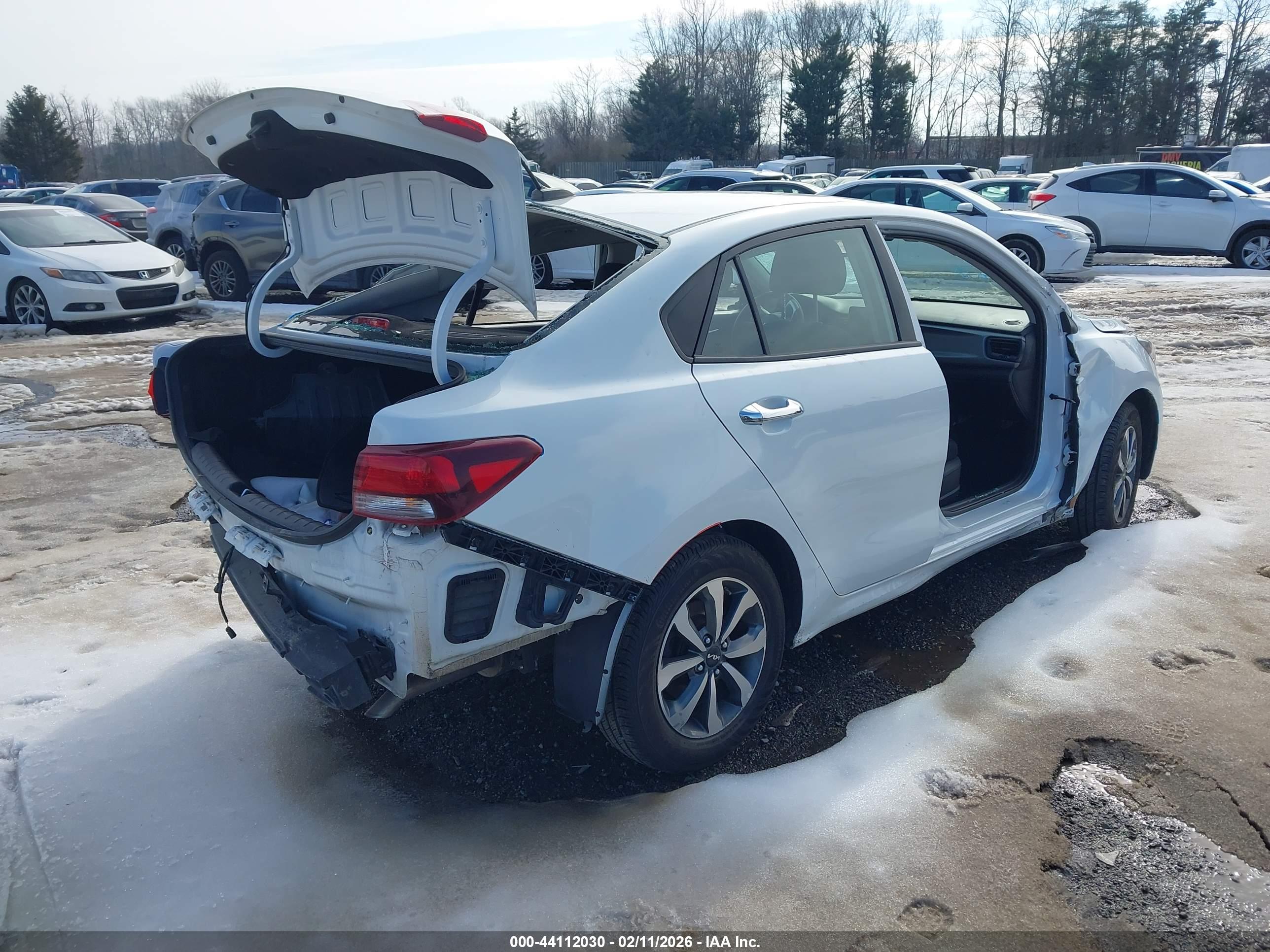 KIA RIO image 4