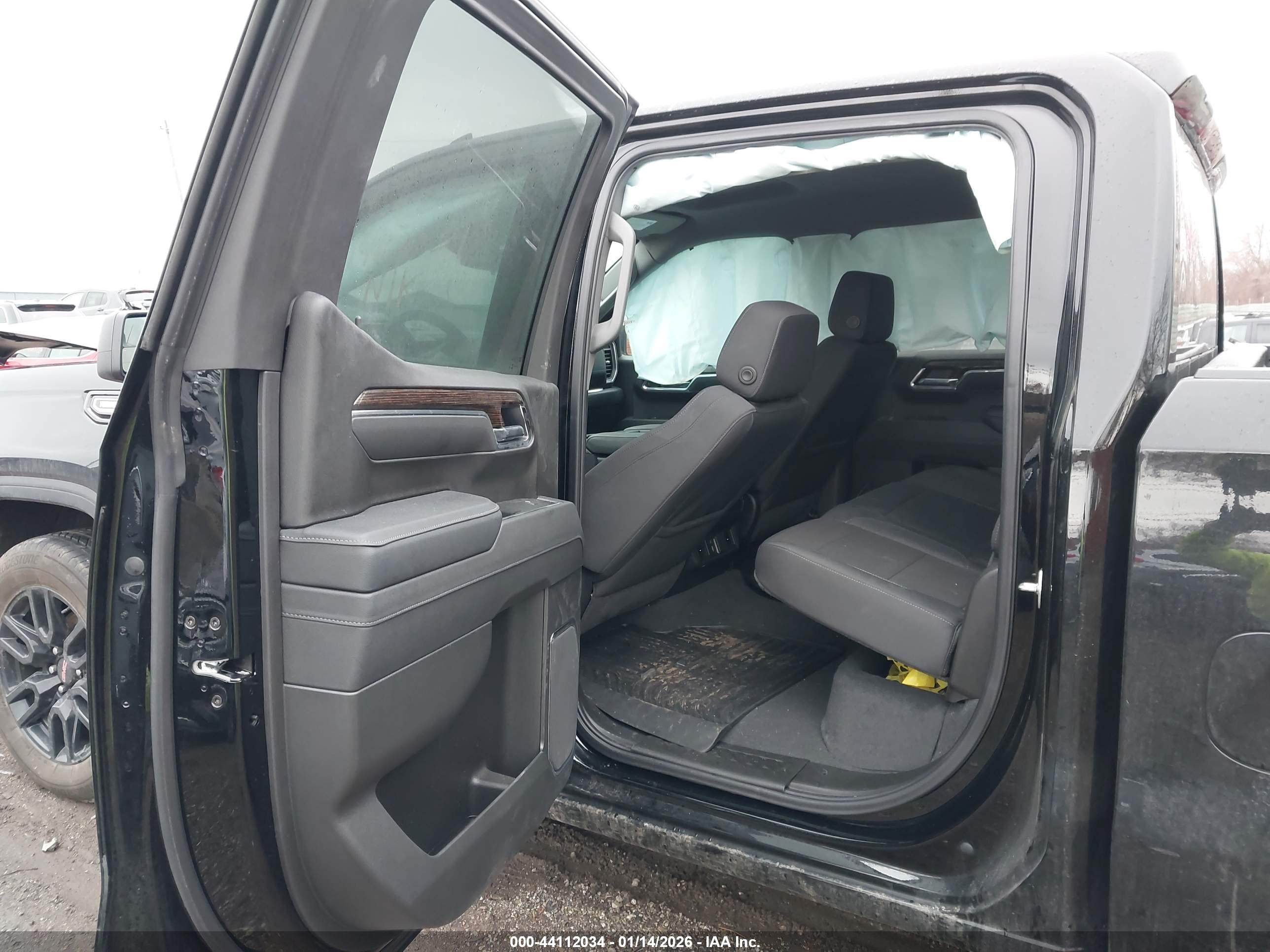 GMC SIERRA image 8