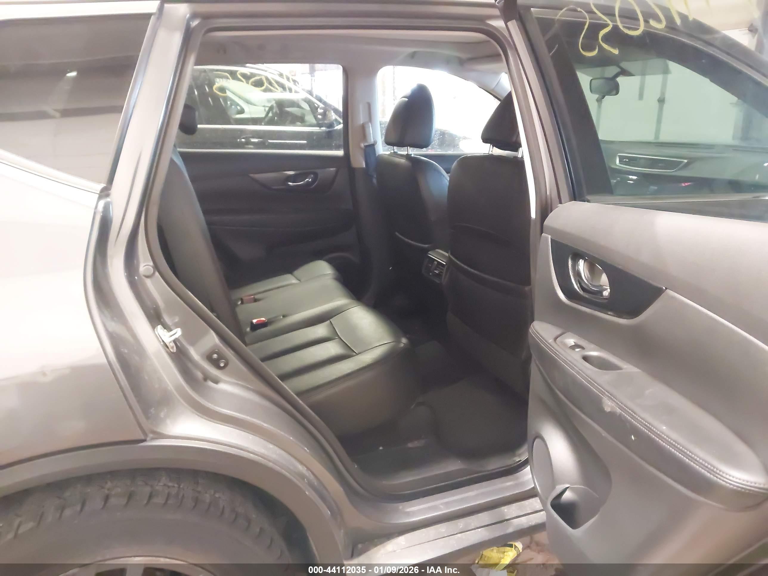 NISSAN ROGUE image 8