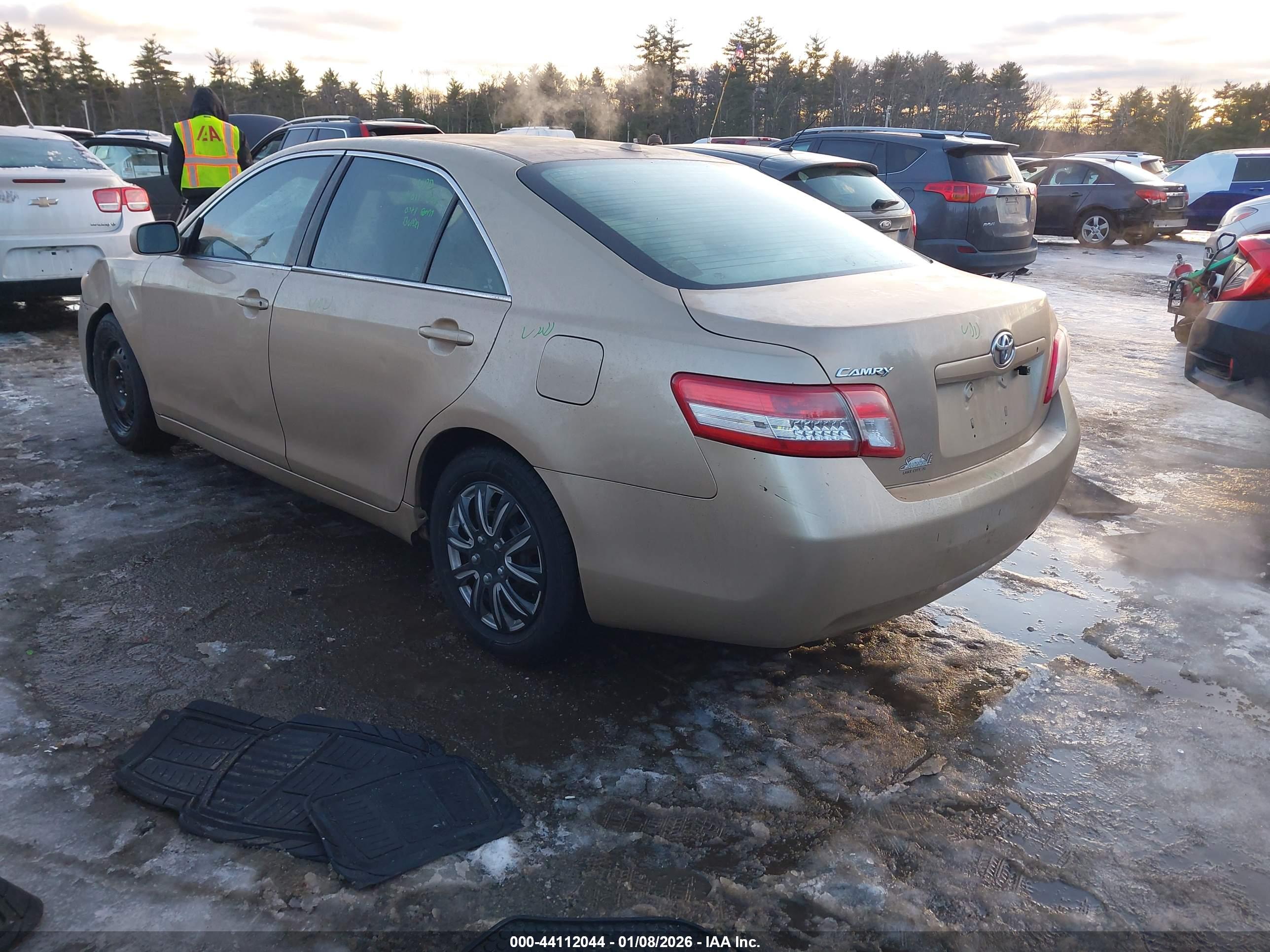 TOYOTA CAMRY image 3