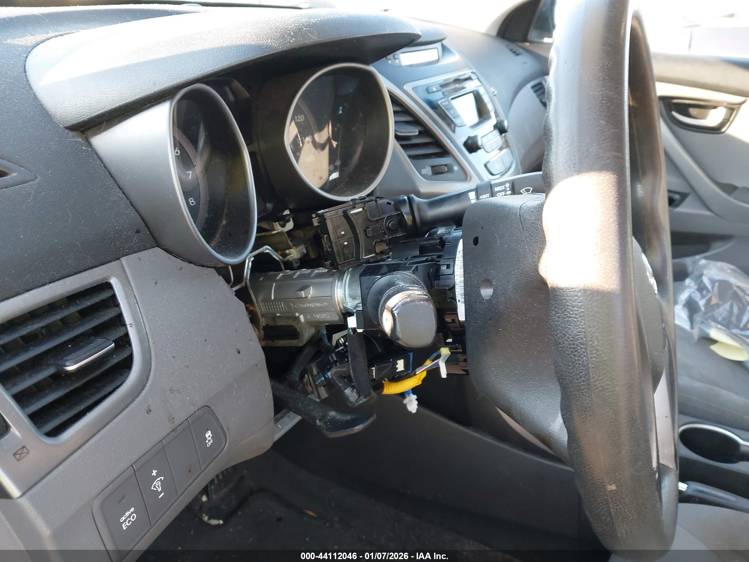 HYUNDAI ELANTRA image 6