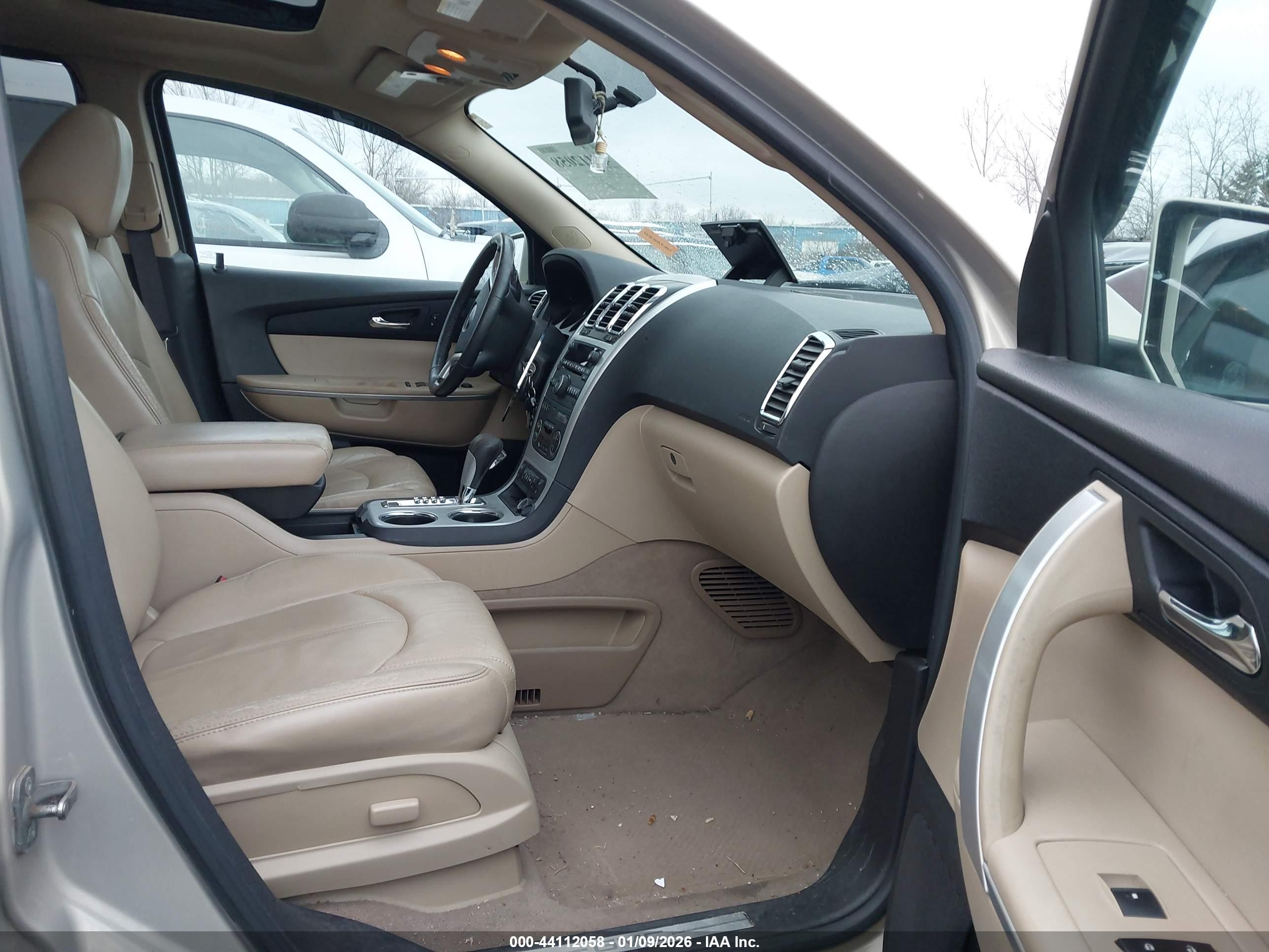 GMC ACADIA image 5