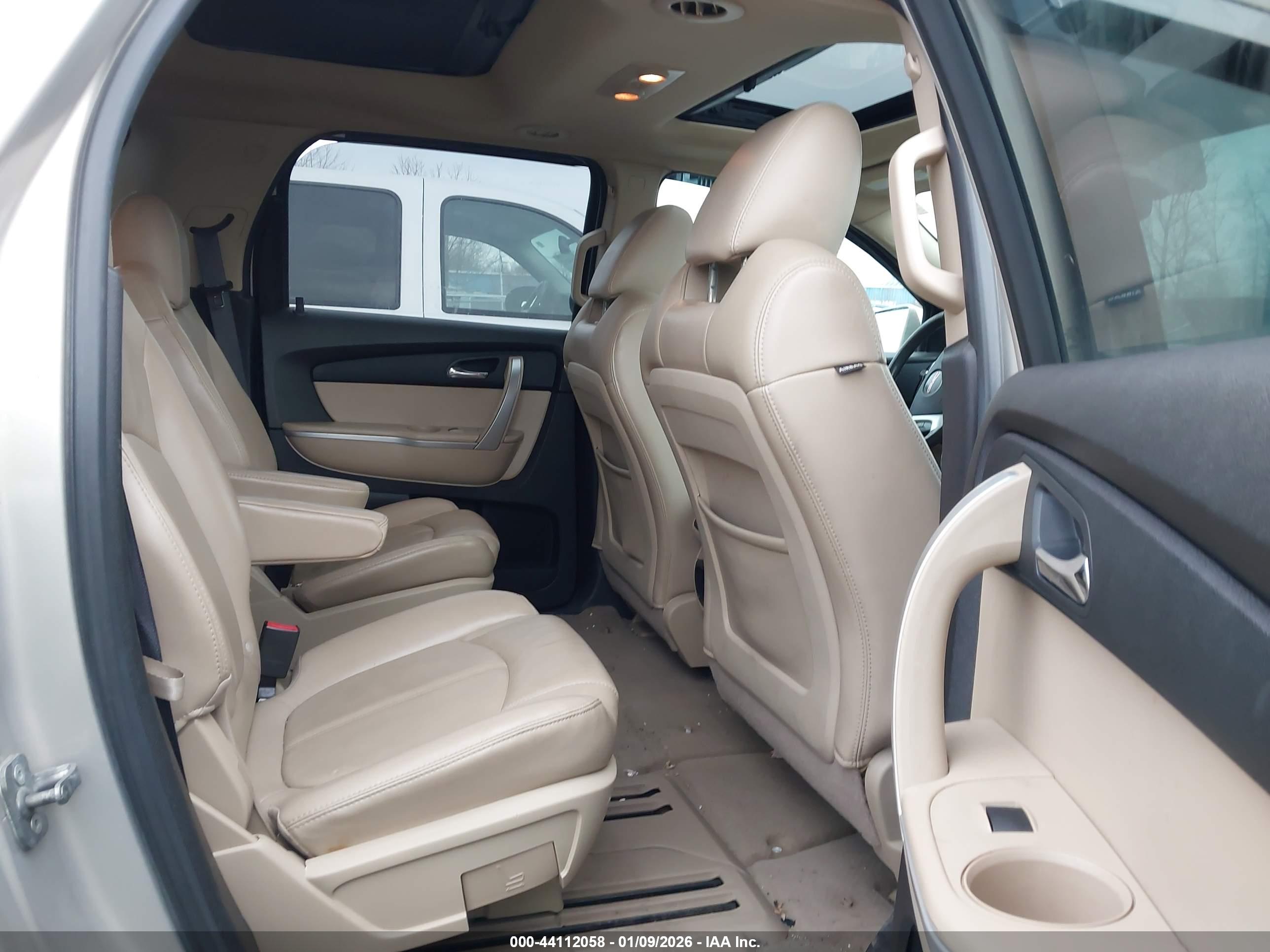 GMC ACADIA image 8