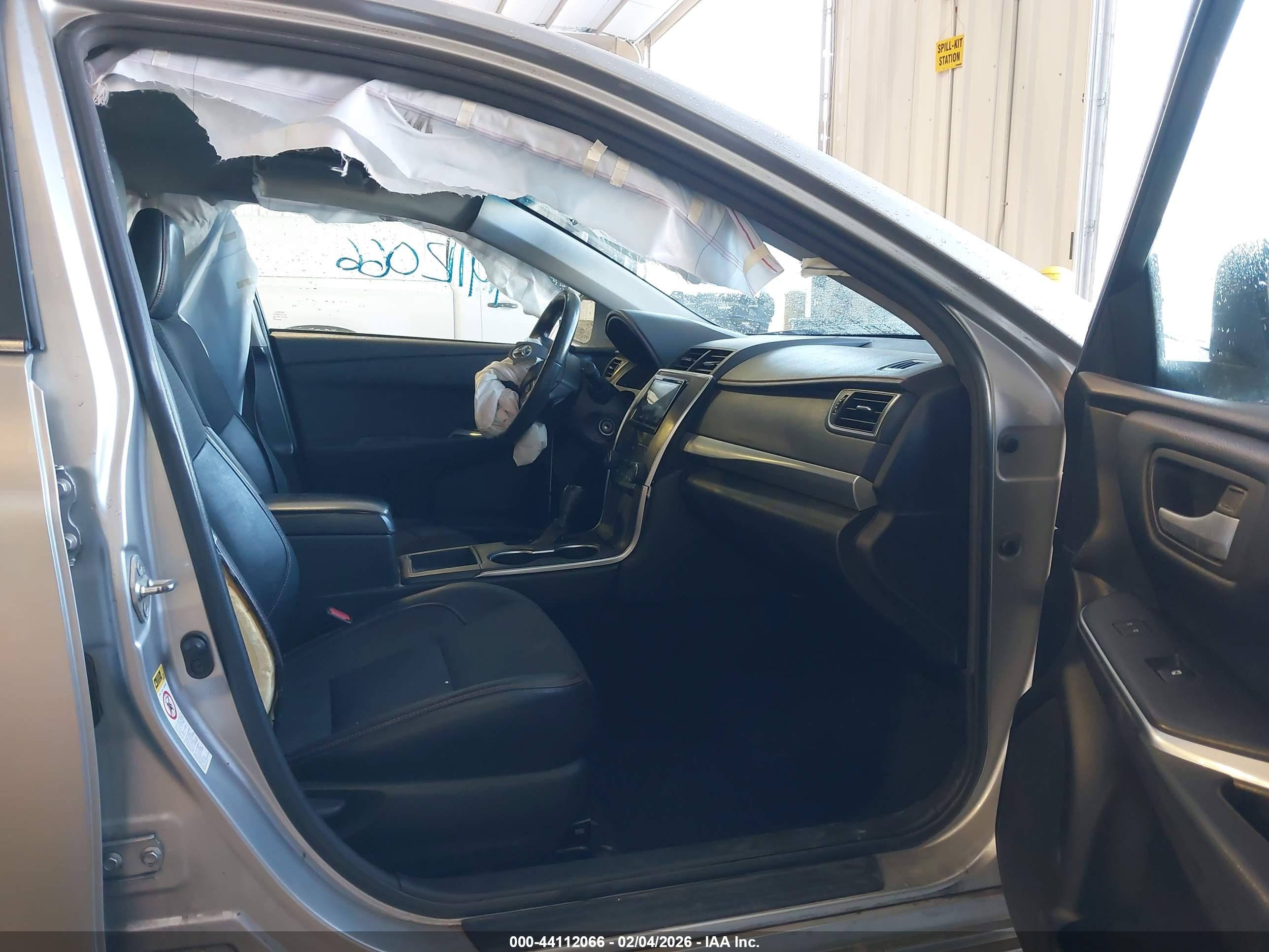 TOYOTA CAMRY image 5