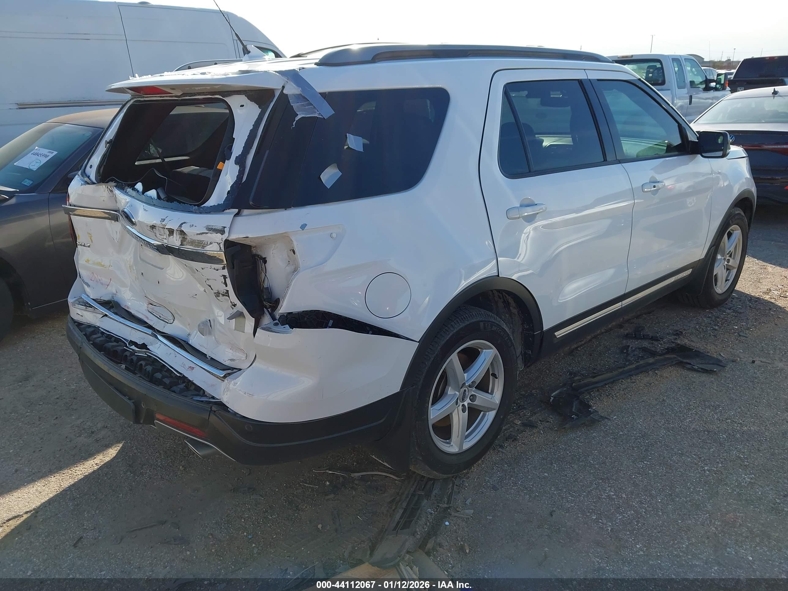 FORD EXPLORER image 4