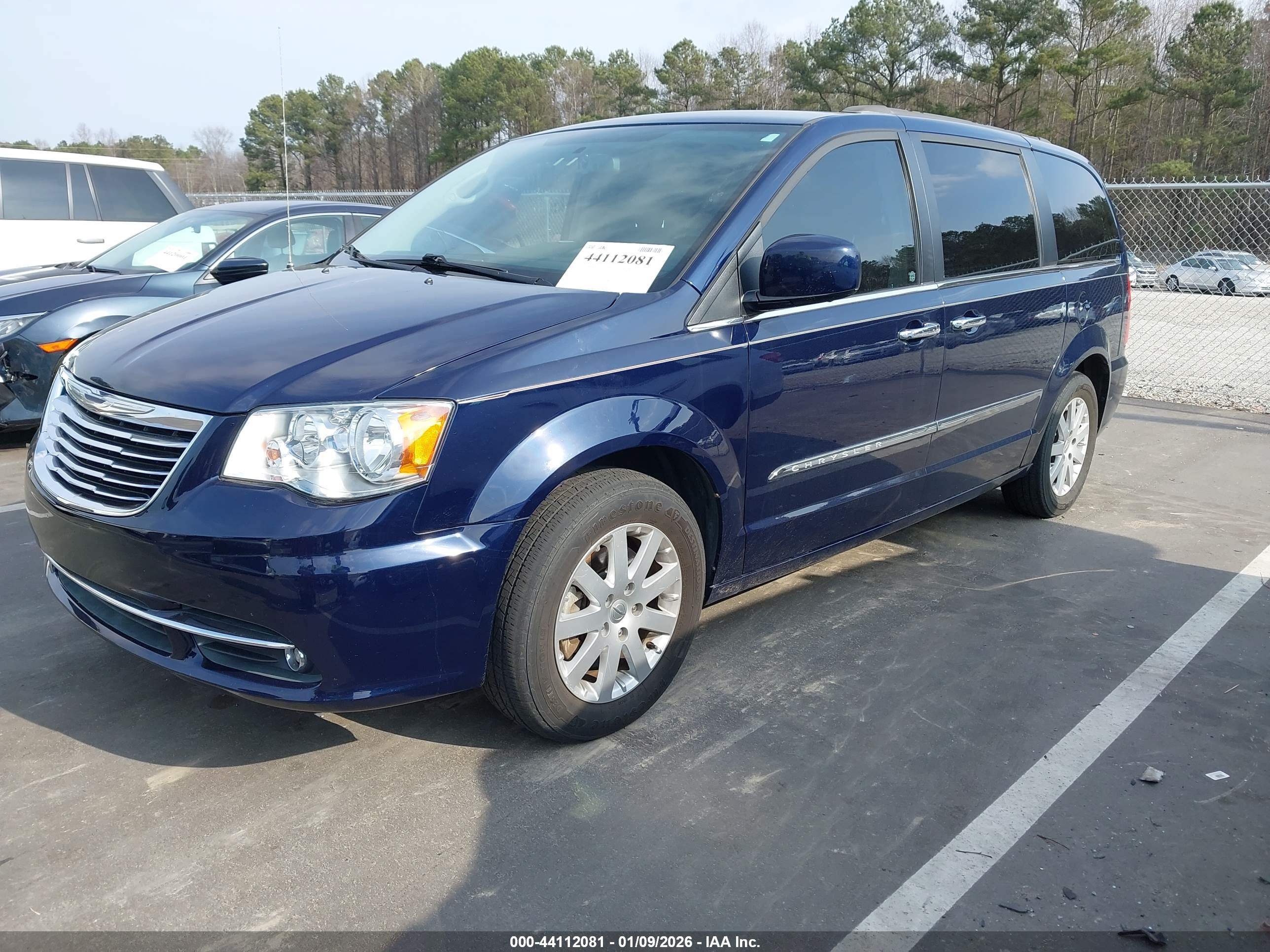 CHRYSLER TOWN image 2