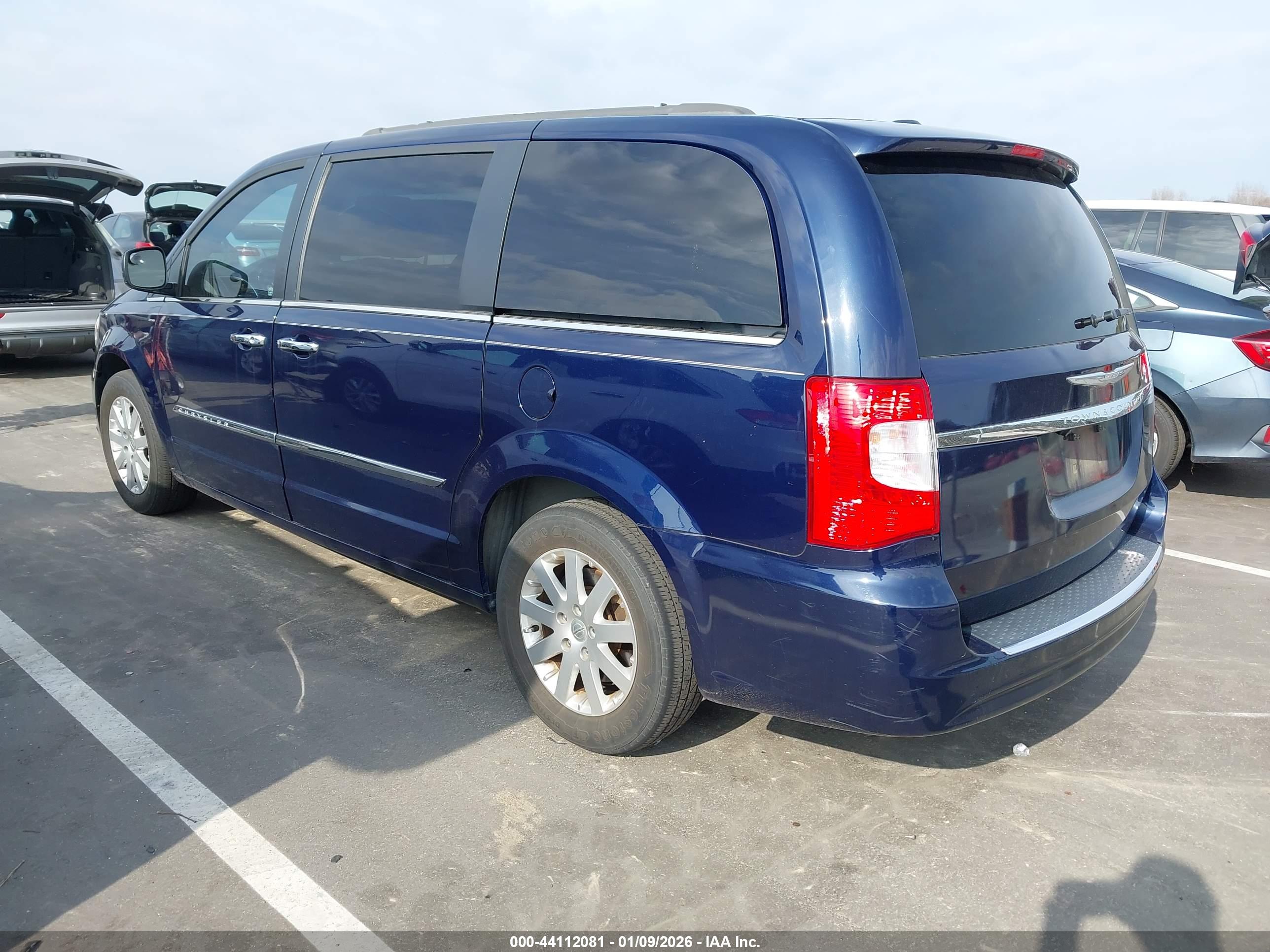 CHRYSLER TOWN image 3