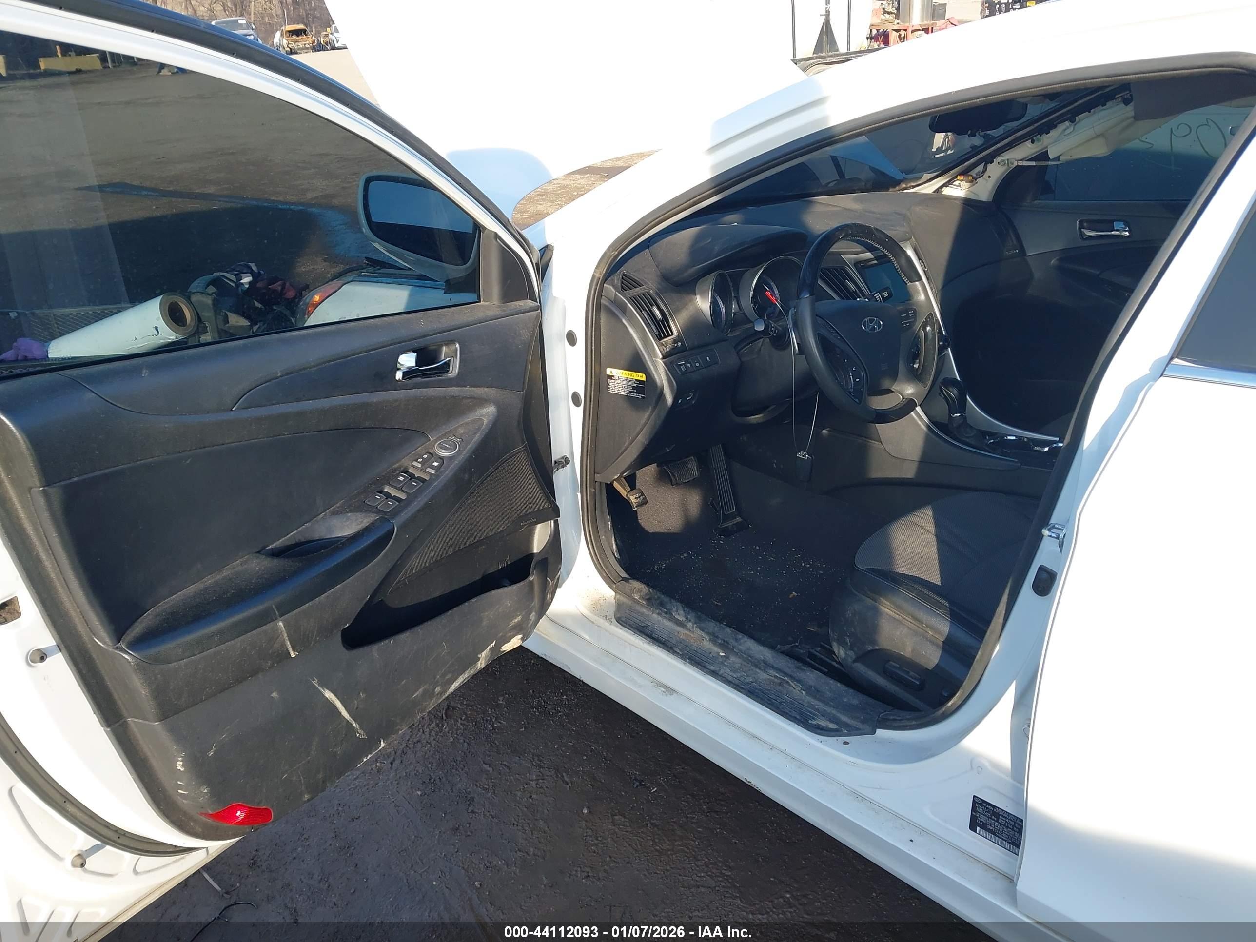 HYUNDAI SONATA image 5