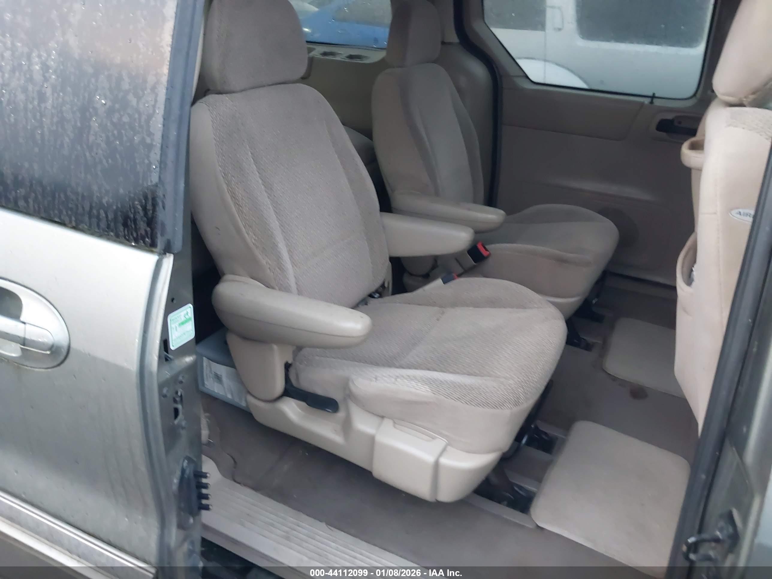 FORD WINDSTAR image 8