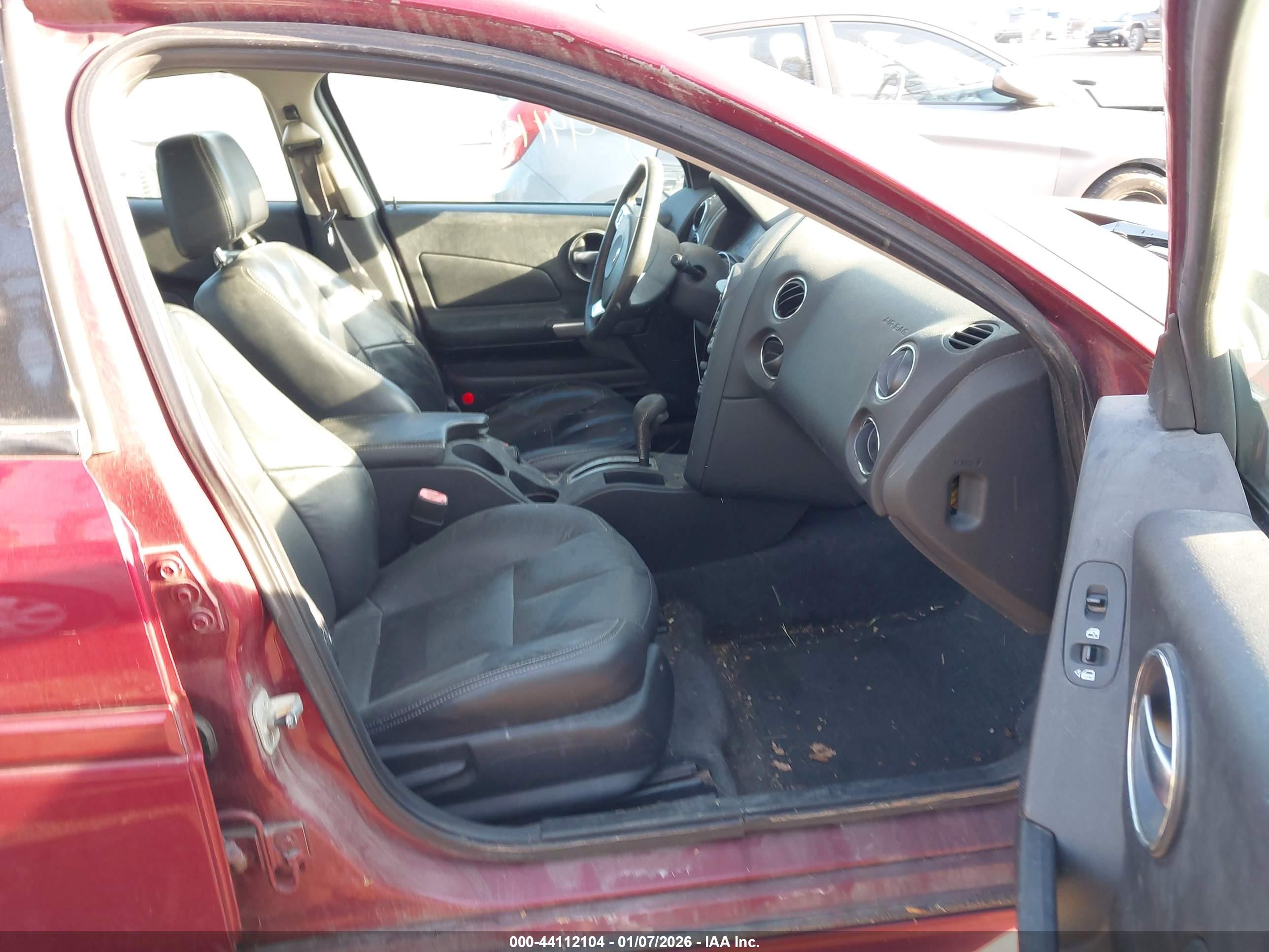 PONTIAC GRAND image 5