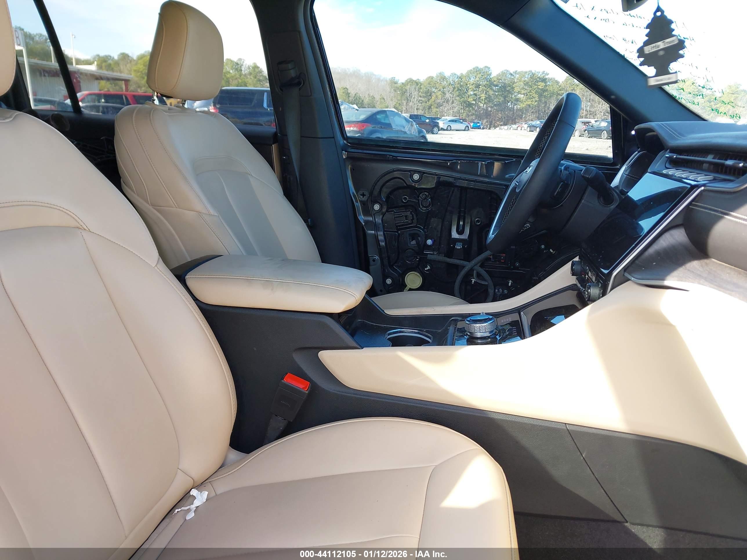 JEEP GRAND image 5