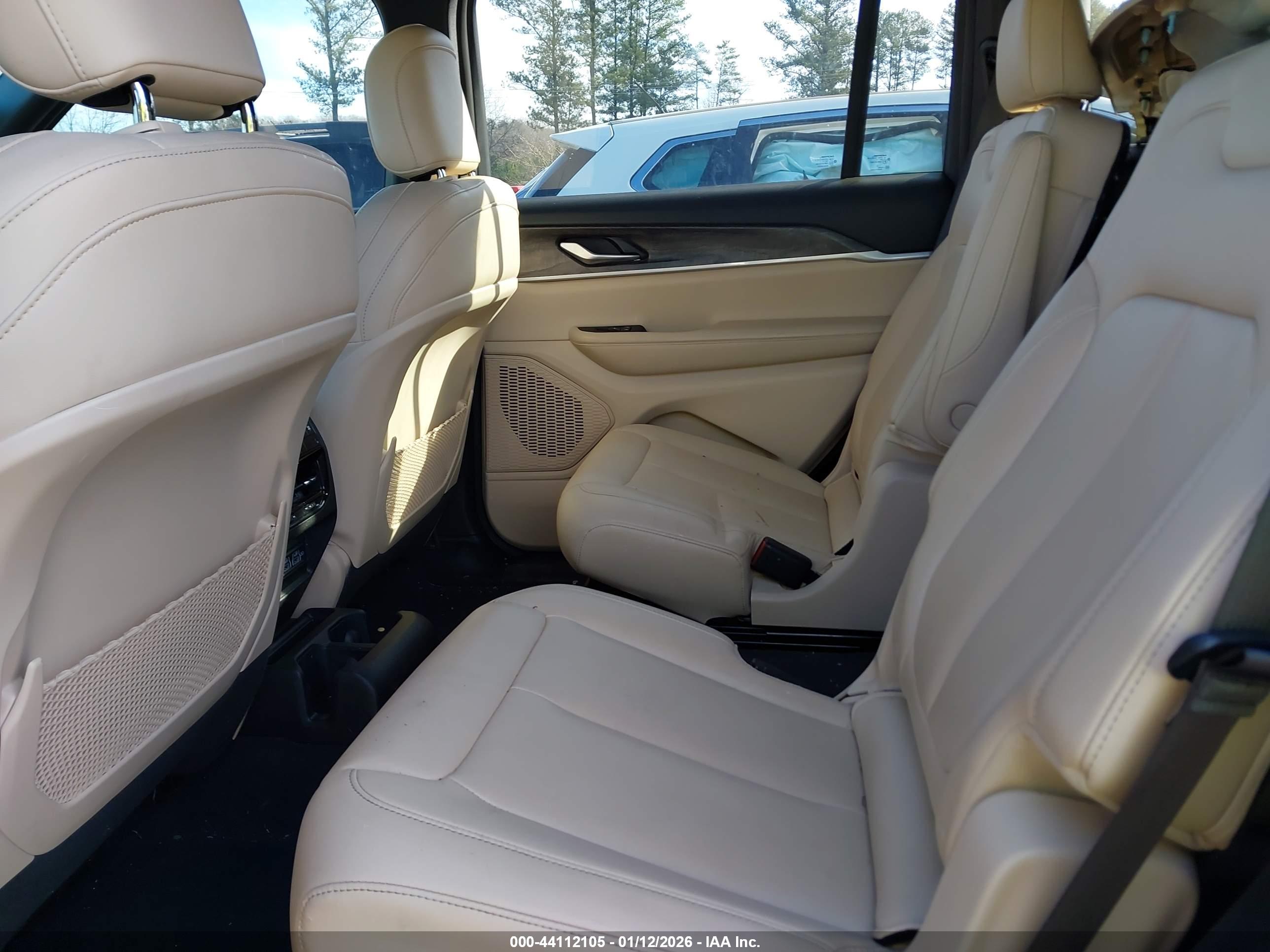 JEEP GRAND image 8