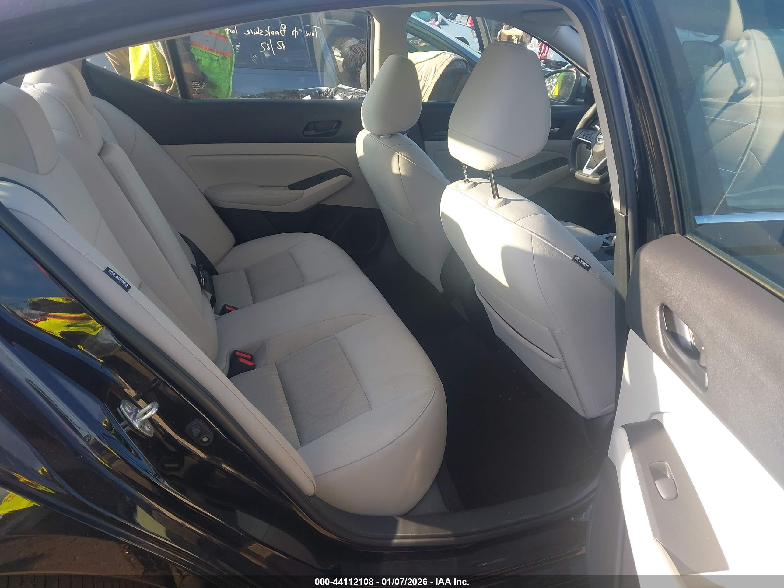NISSAN ALTIMA image 8