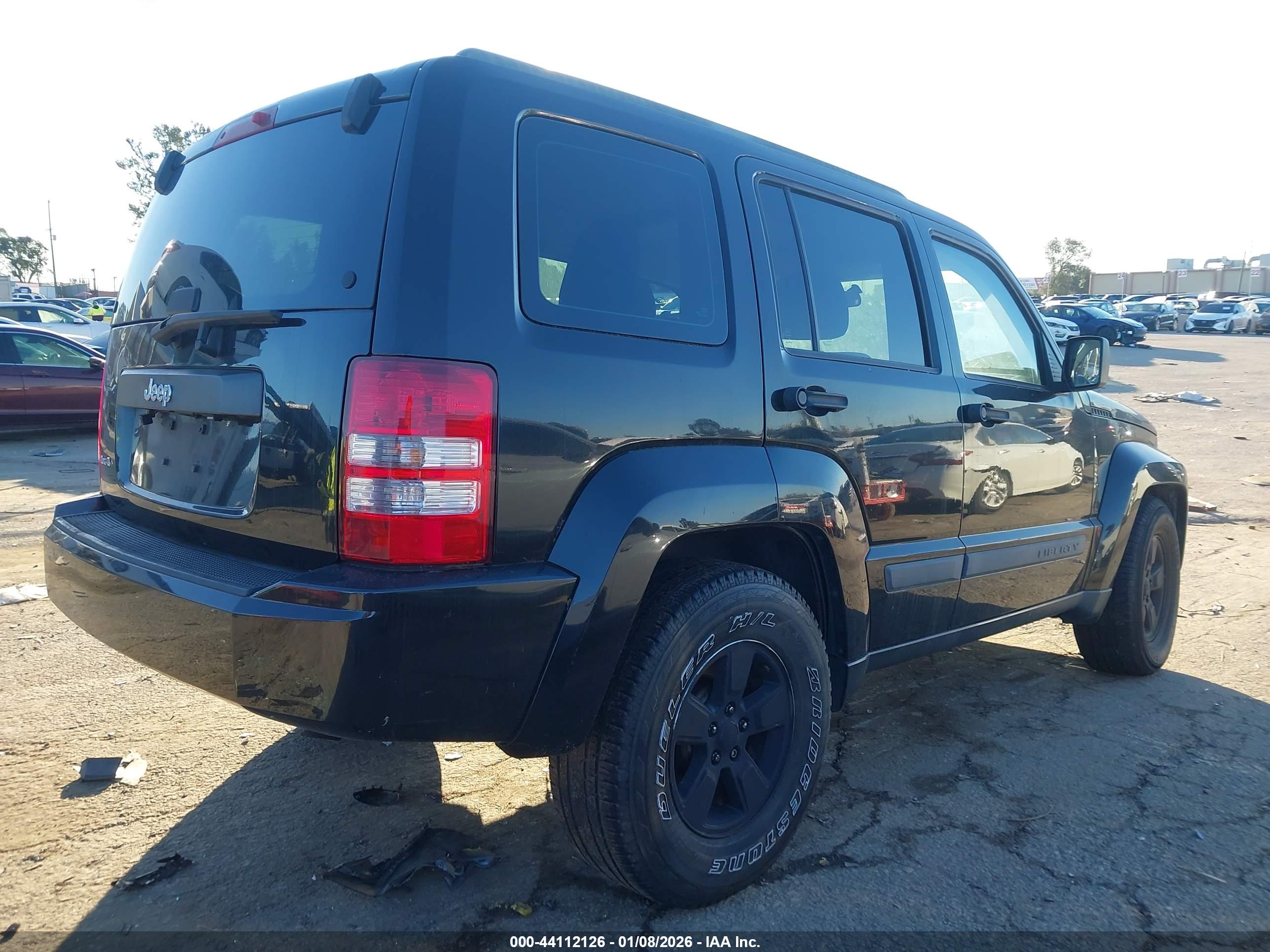 JEEP LIBERTY image 4