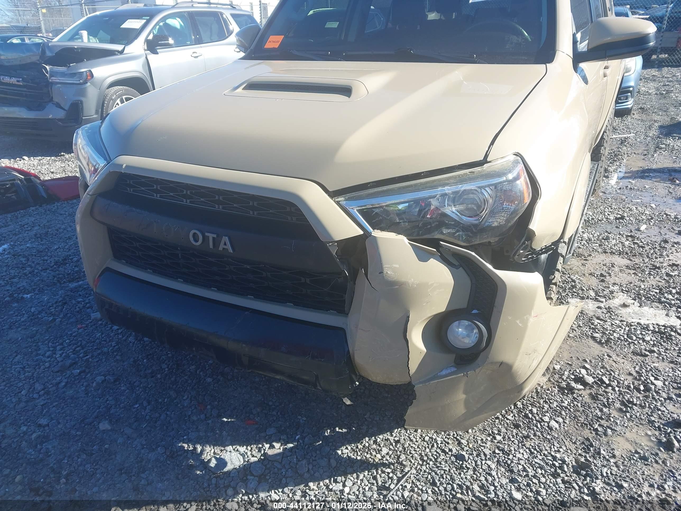 TOYOTA 4RUNNER image 6