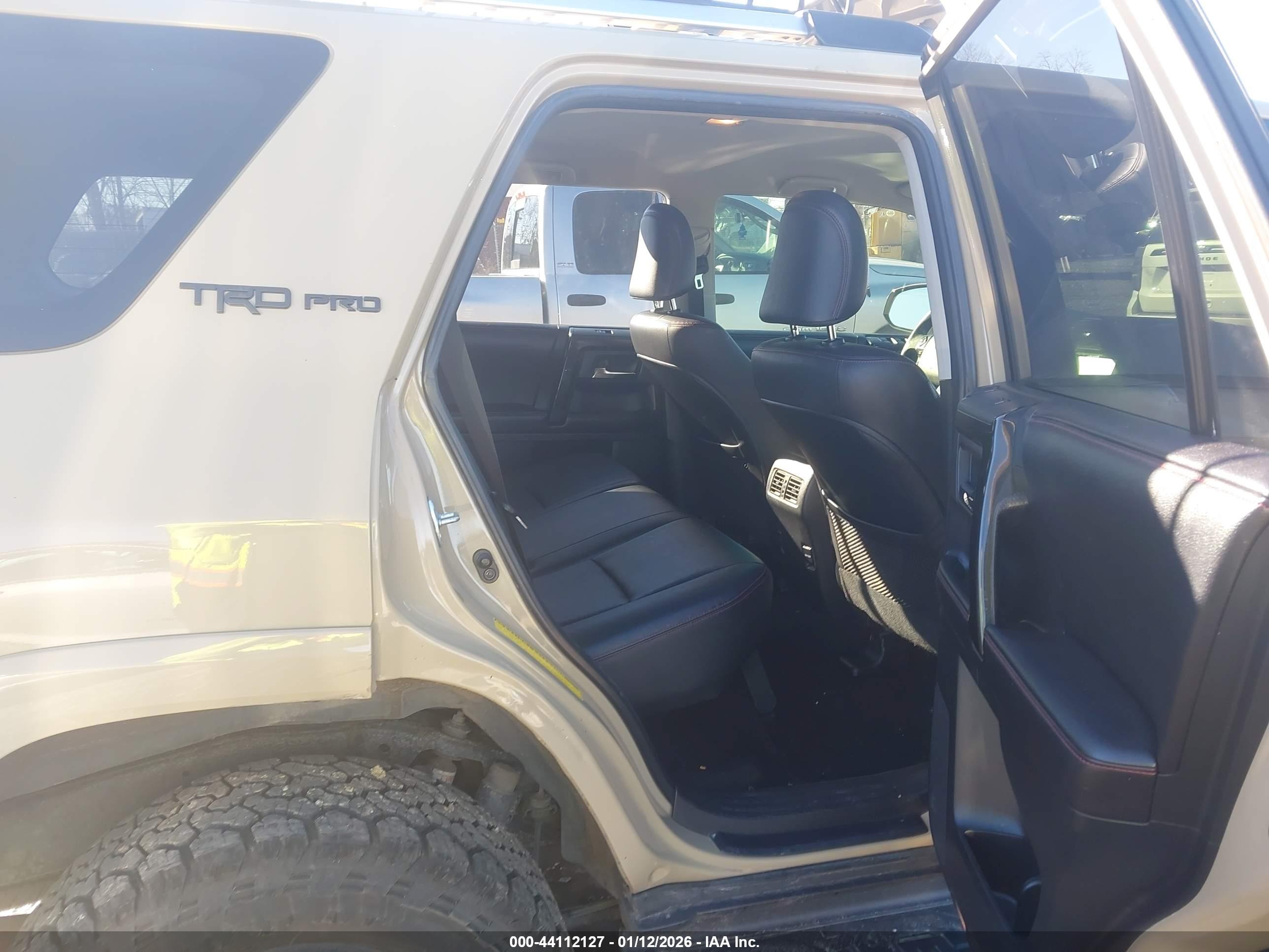 TOYOTA 4RUNNER image 8