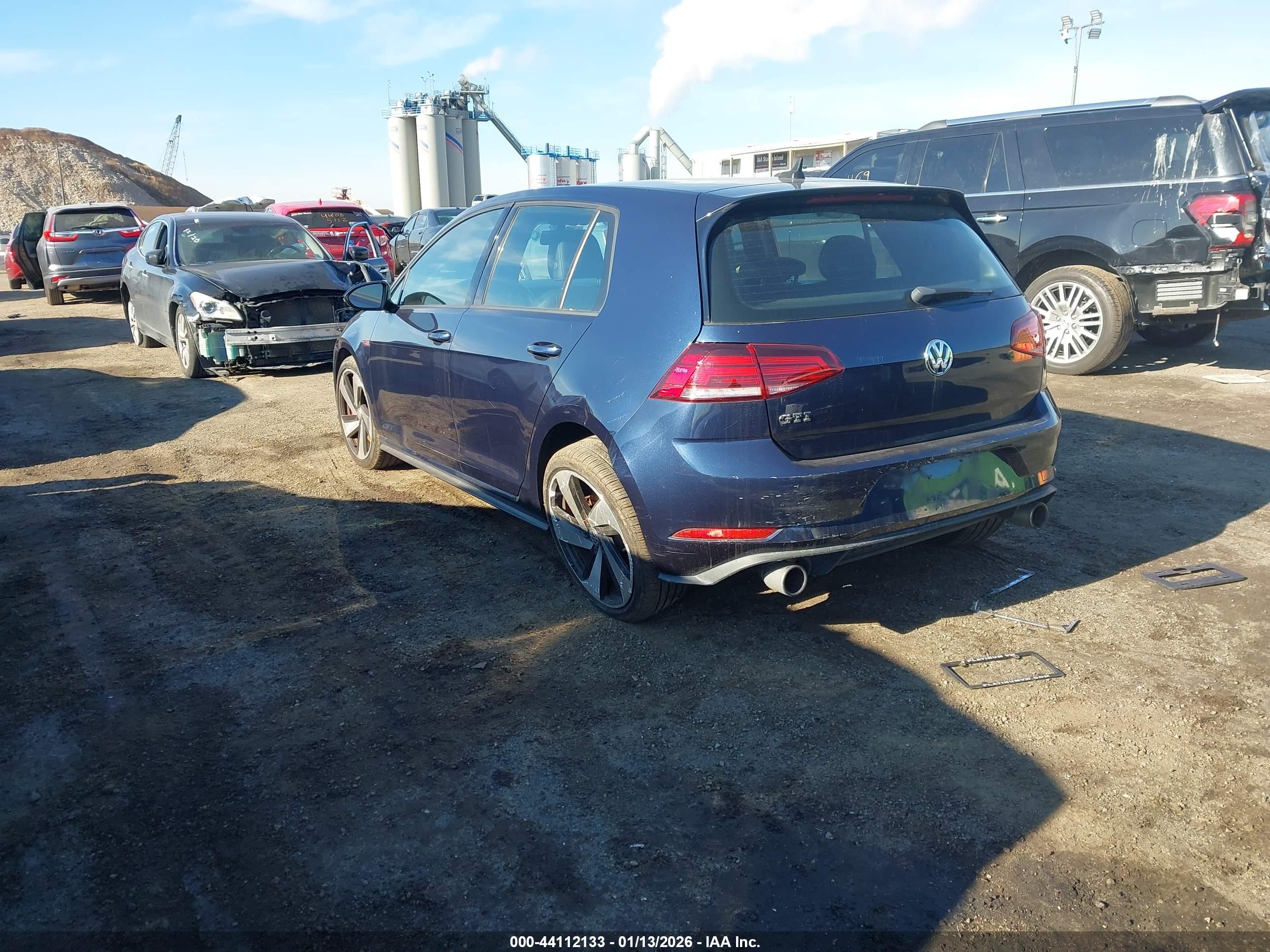 VOLKSWAGEN GOLF image 3
