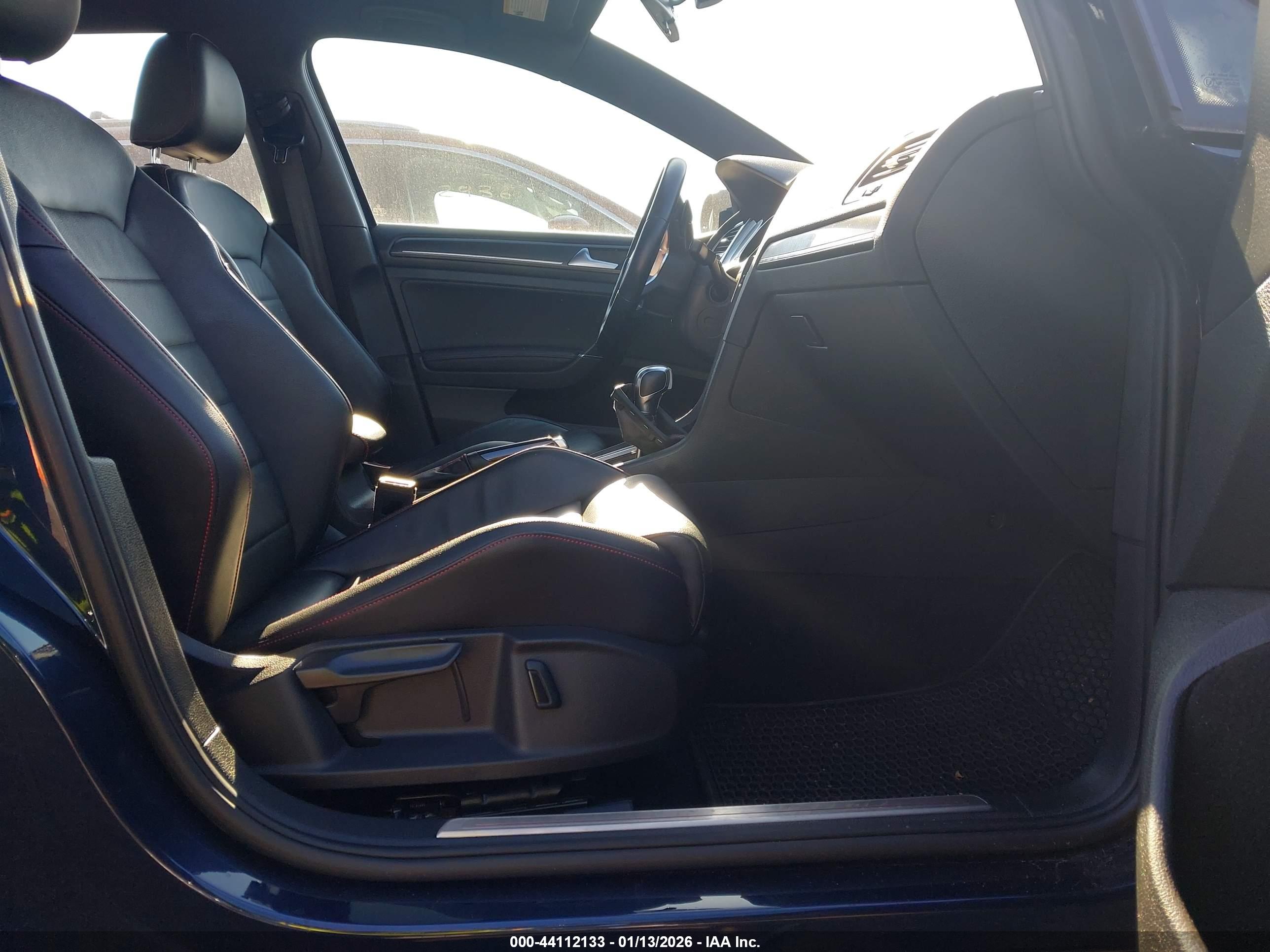 VOLKSWAGEN GOLF image 5
