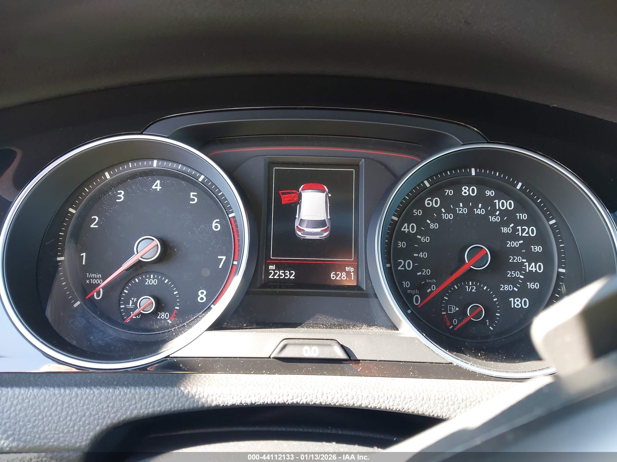 VOLKSWAGEN GOLF image 7