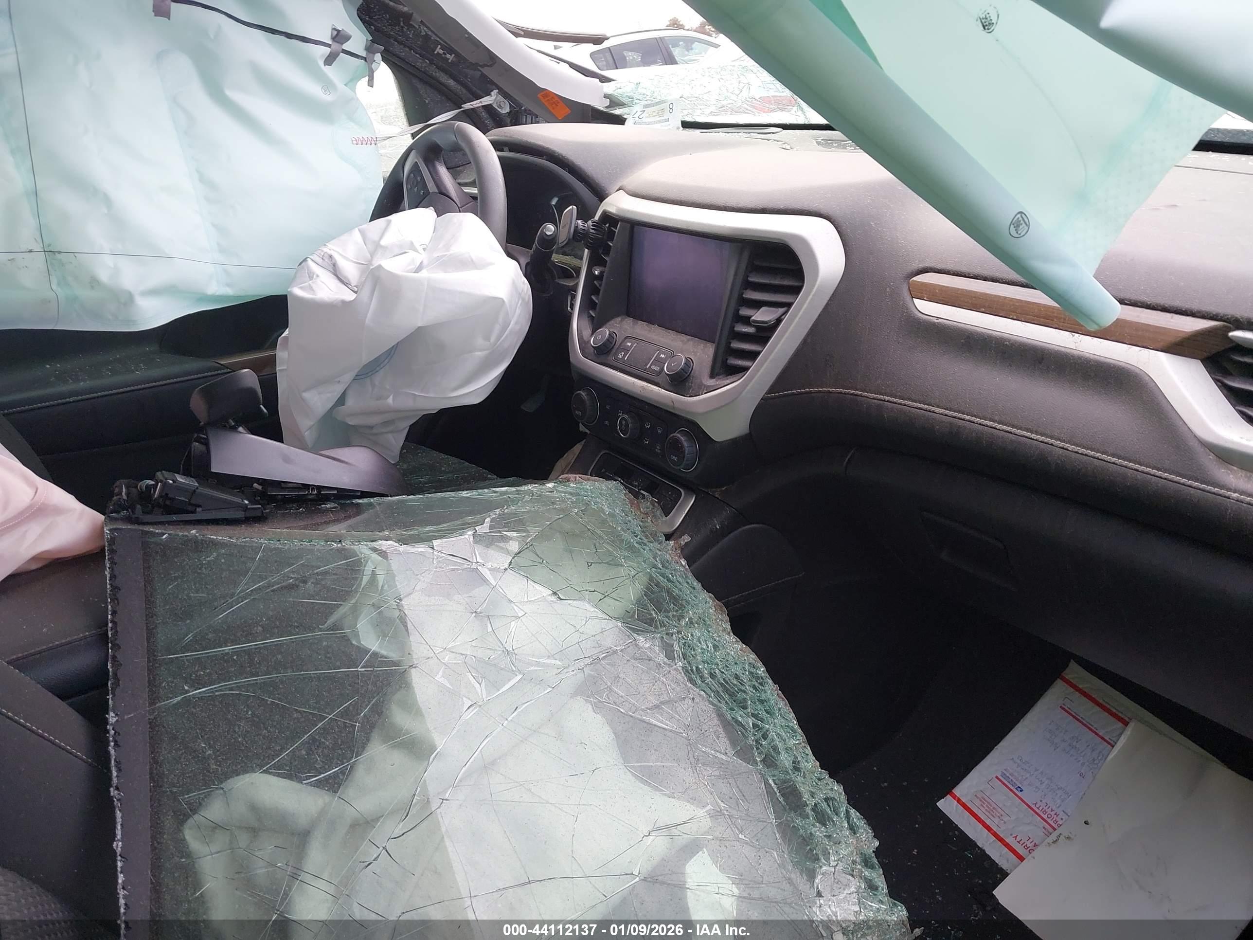 GMC ACADIA image 5