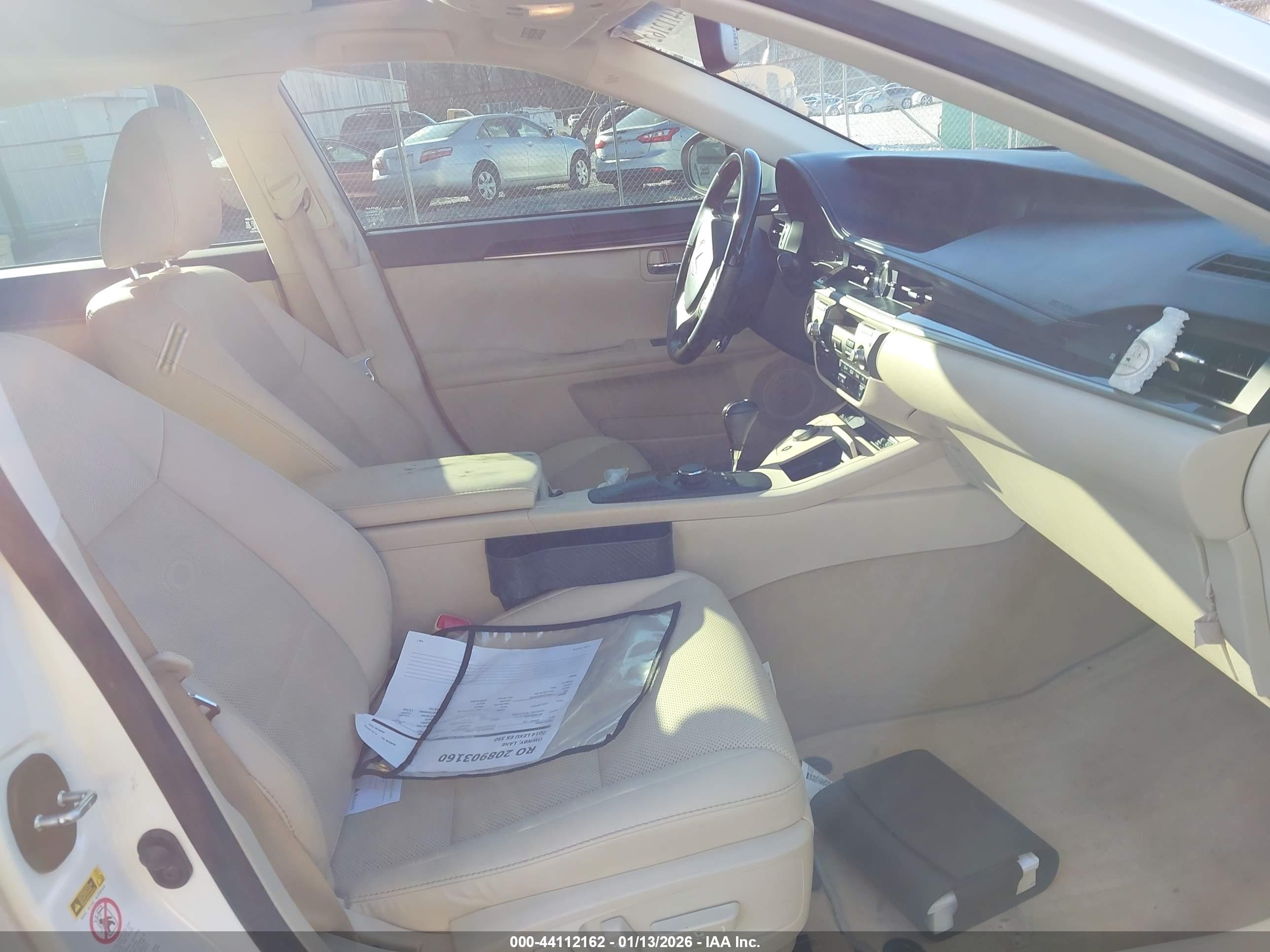 LEXUS ES image 5
