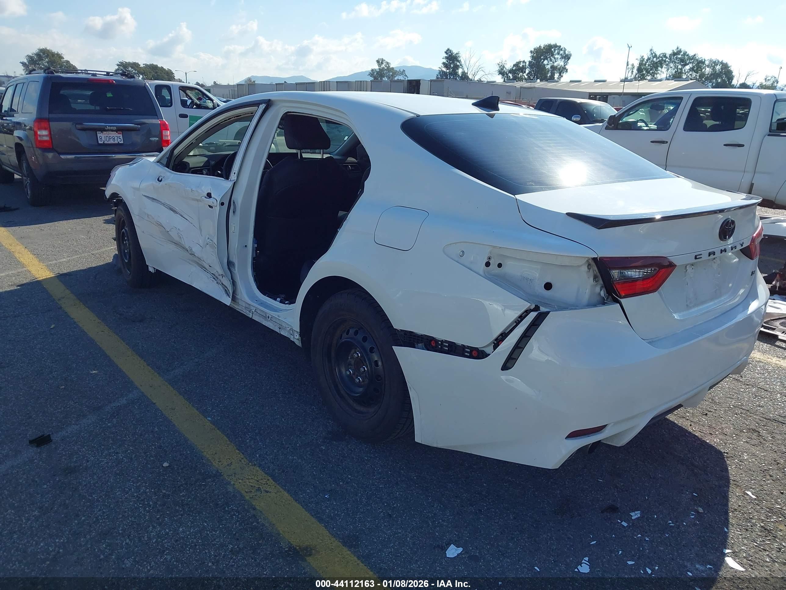 TOYOTA CAMRY image 3