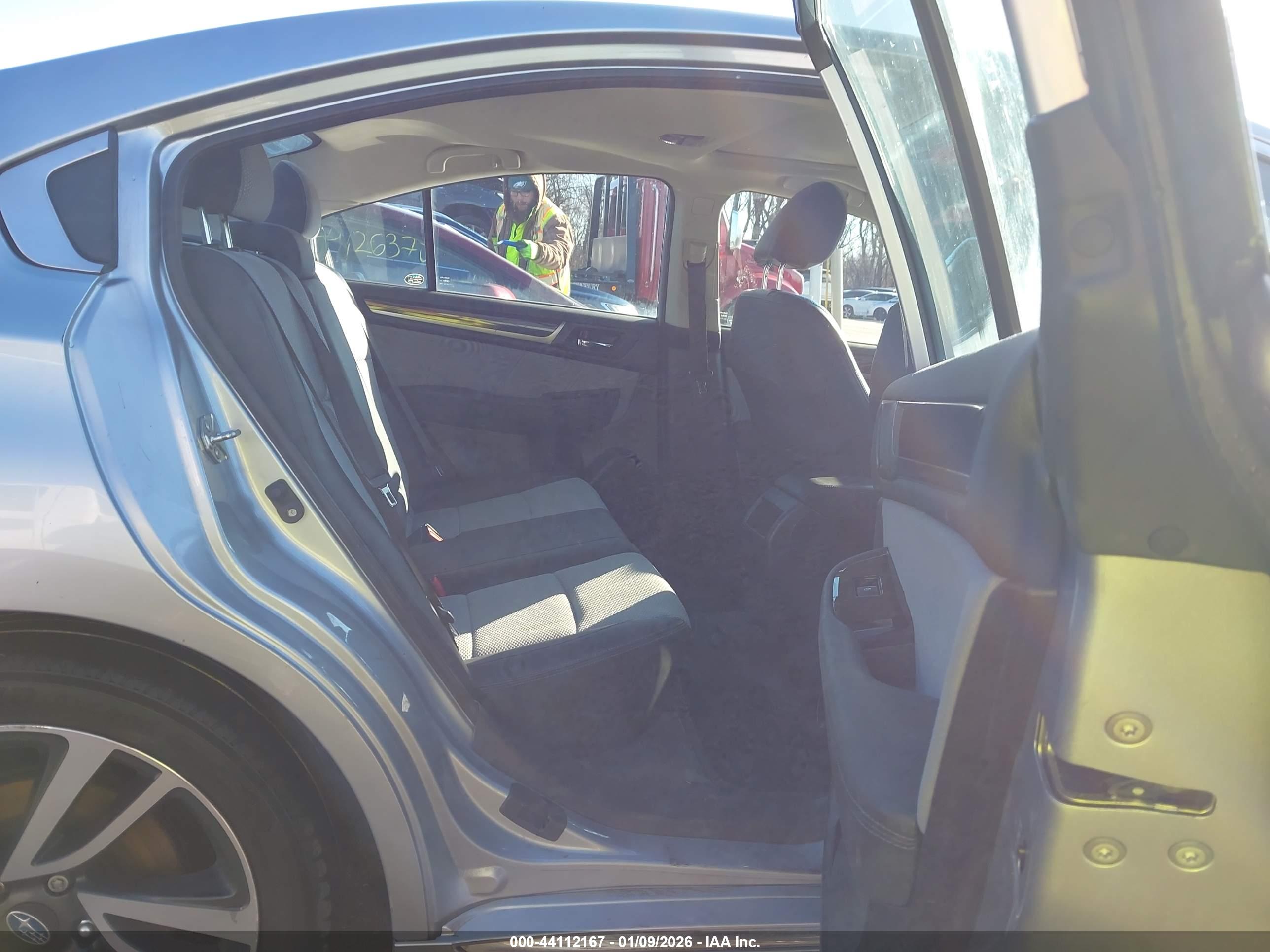 SUBARU LEGACY image 8